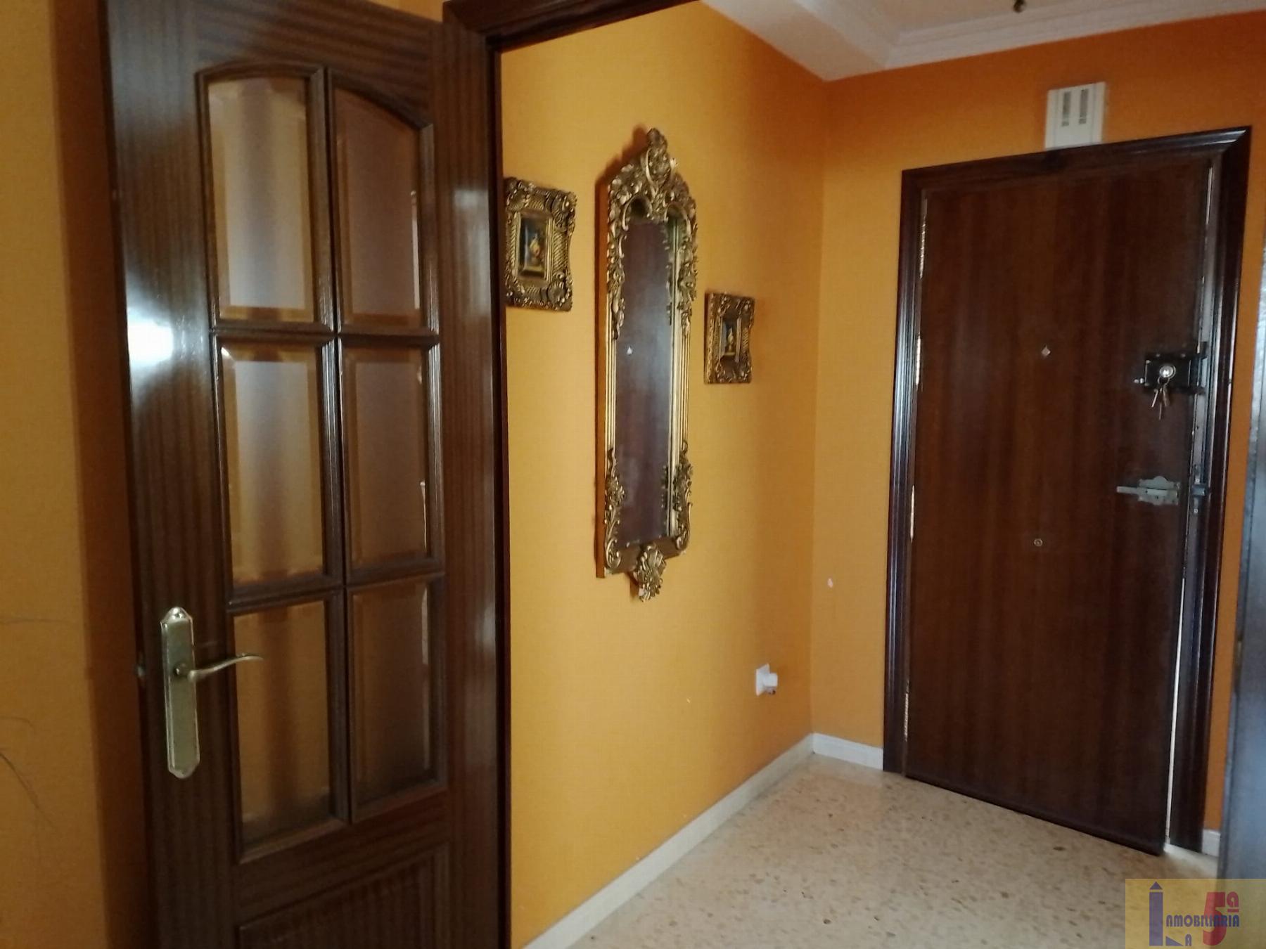 For sale of flat in La Algaba