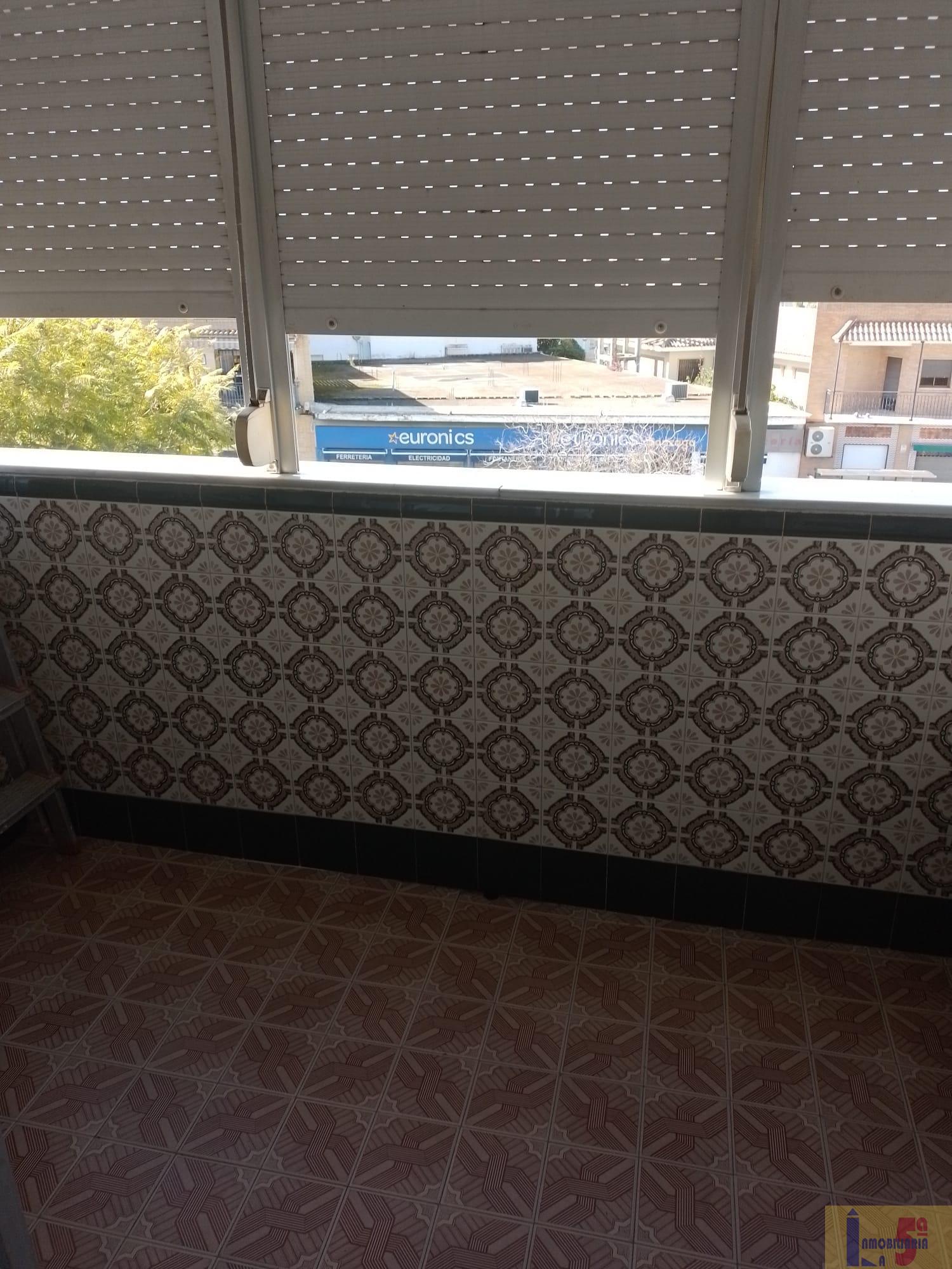 For sale of flat in La Algaba