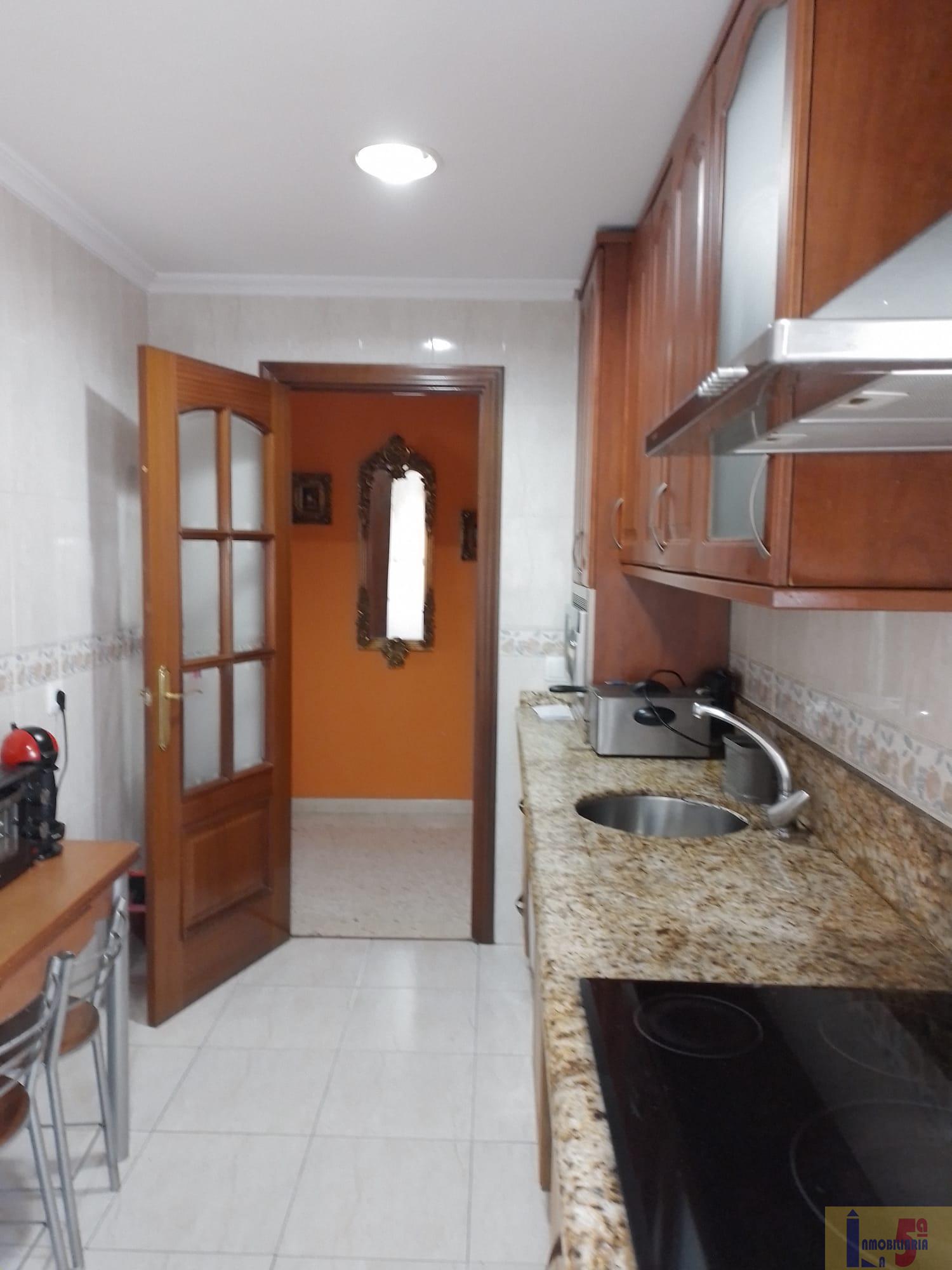 For sale of flat in La Algaba