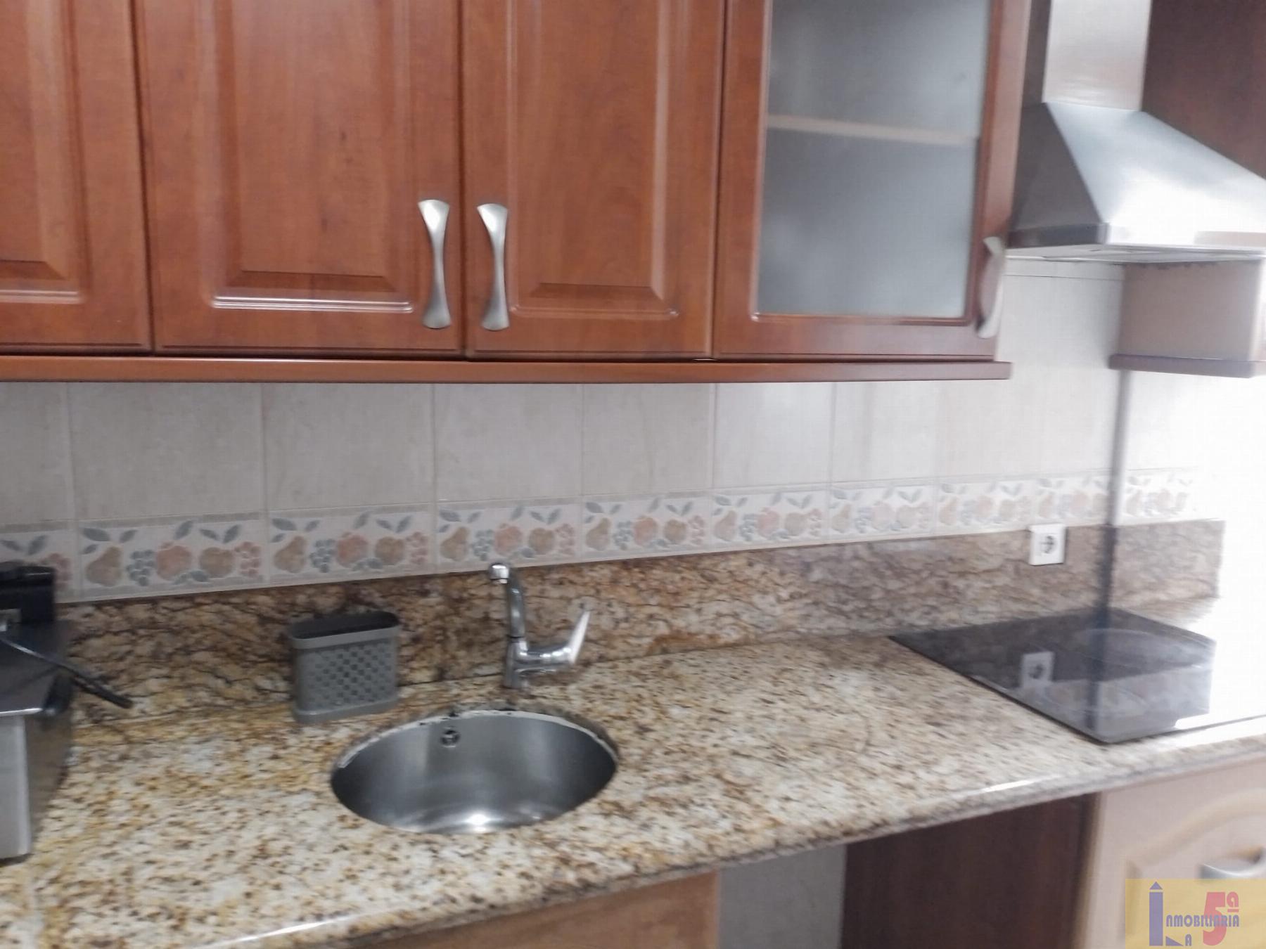 For sale of flat in La Algaba