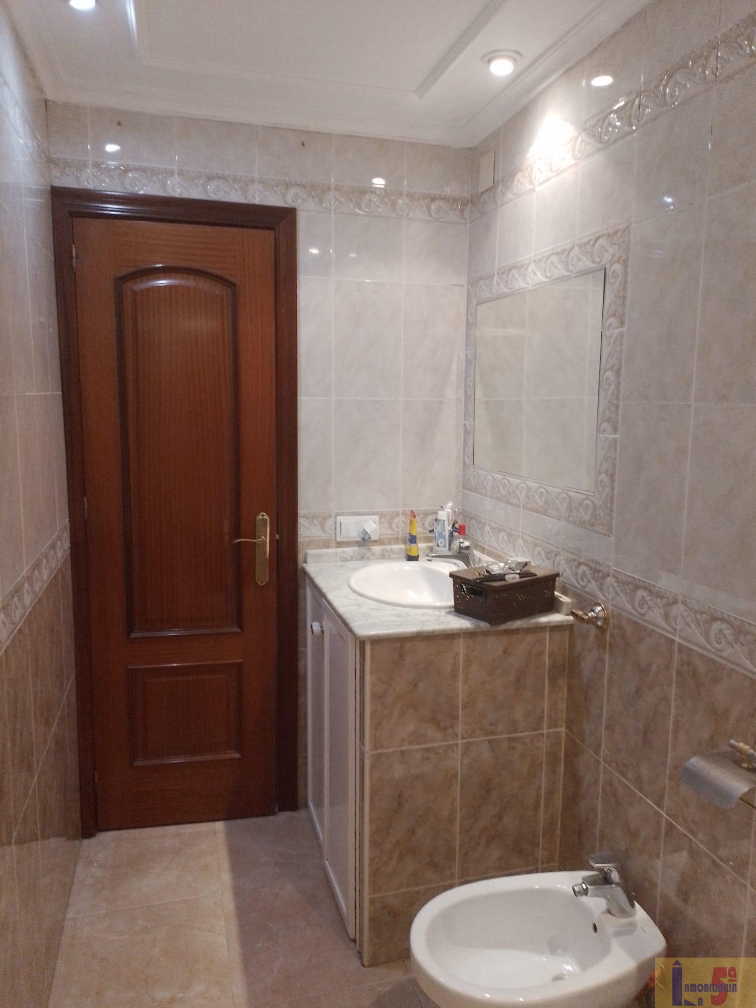 For sale of flat in La Algaba