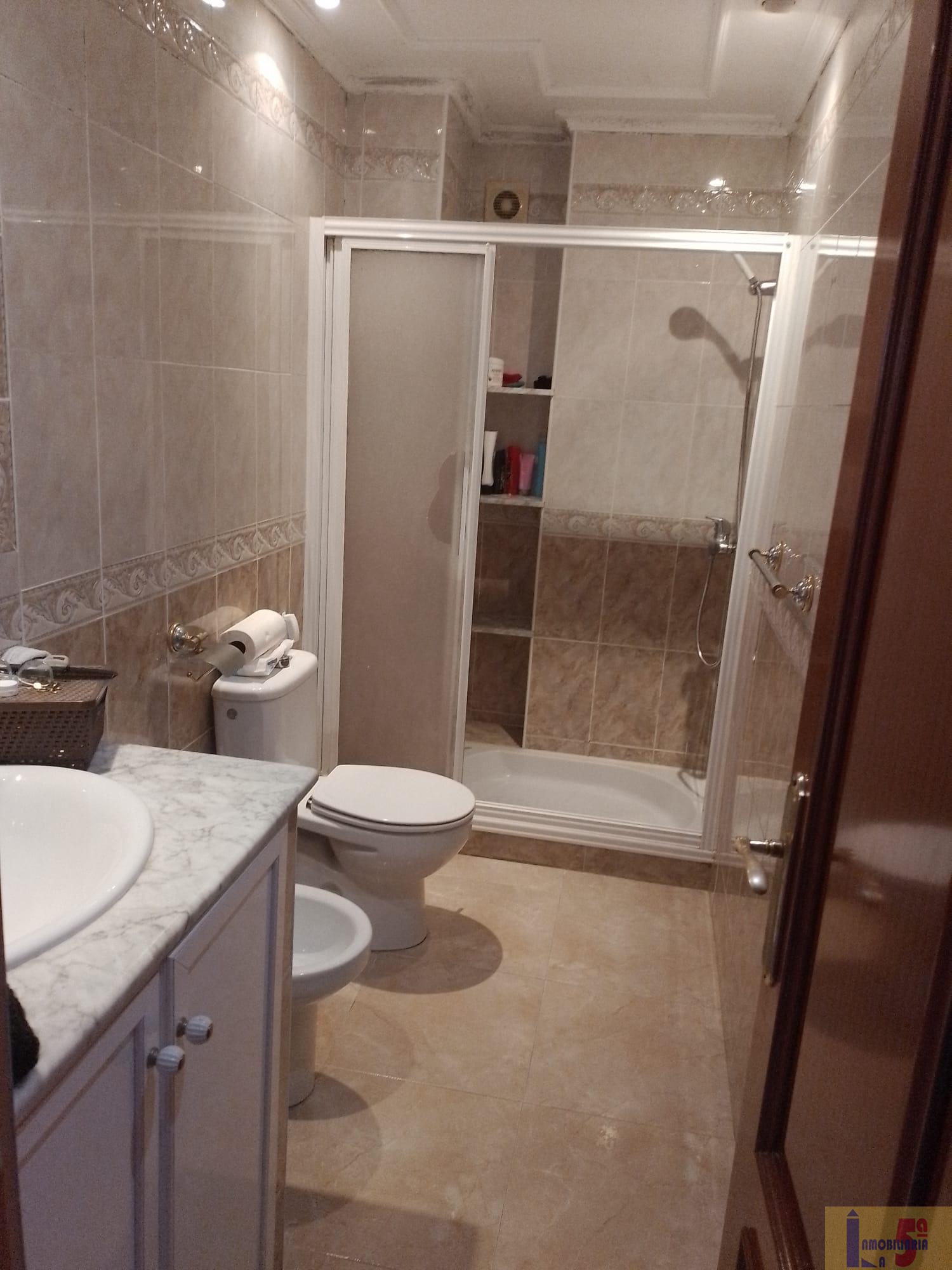 For sale of flat in La Algaba