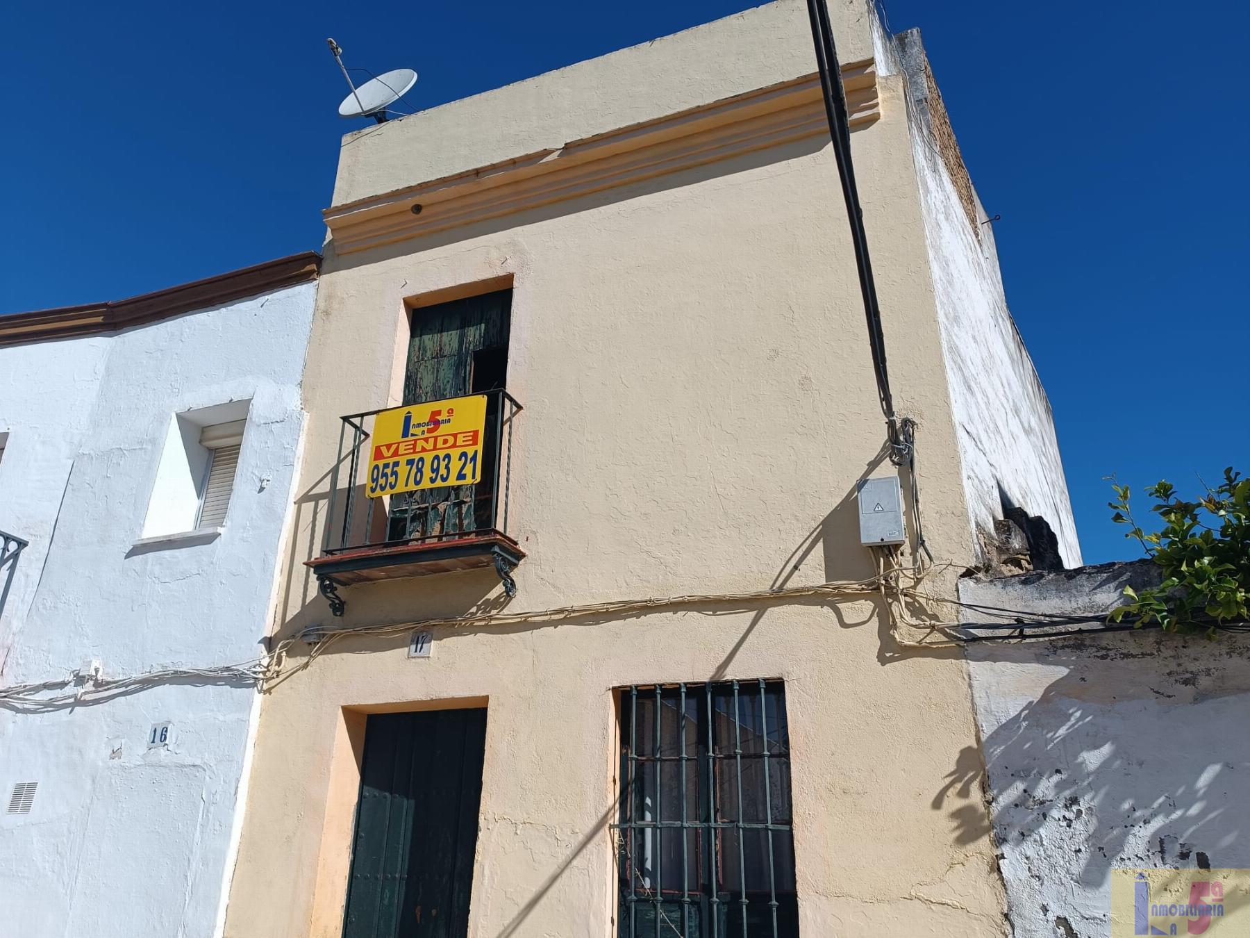 For sale of house in La Algaba