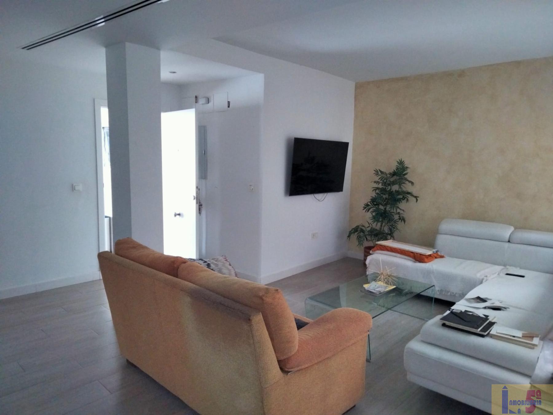 For sale of flat in La Algaba
