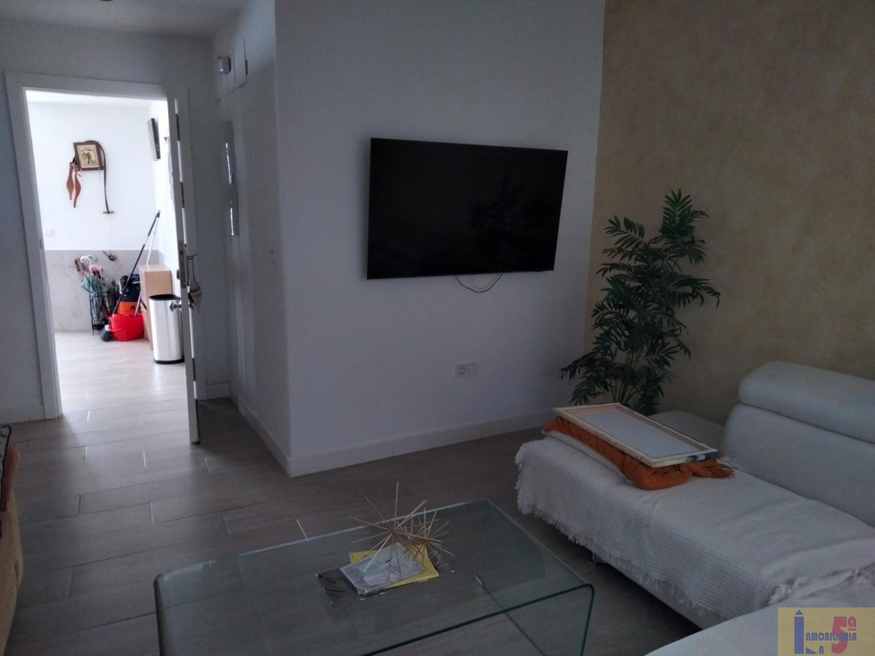 For sale of flat in La Algaba