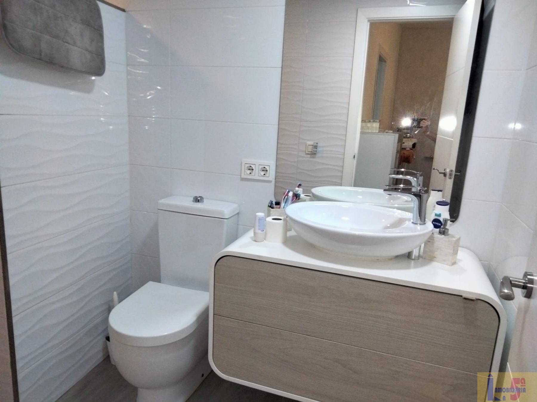 For sale of flat in La Algaba