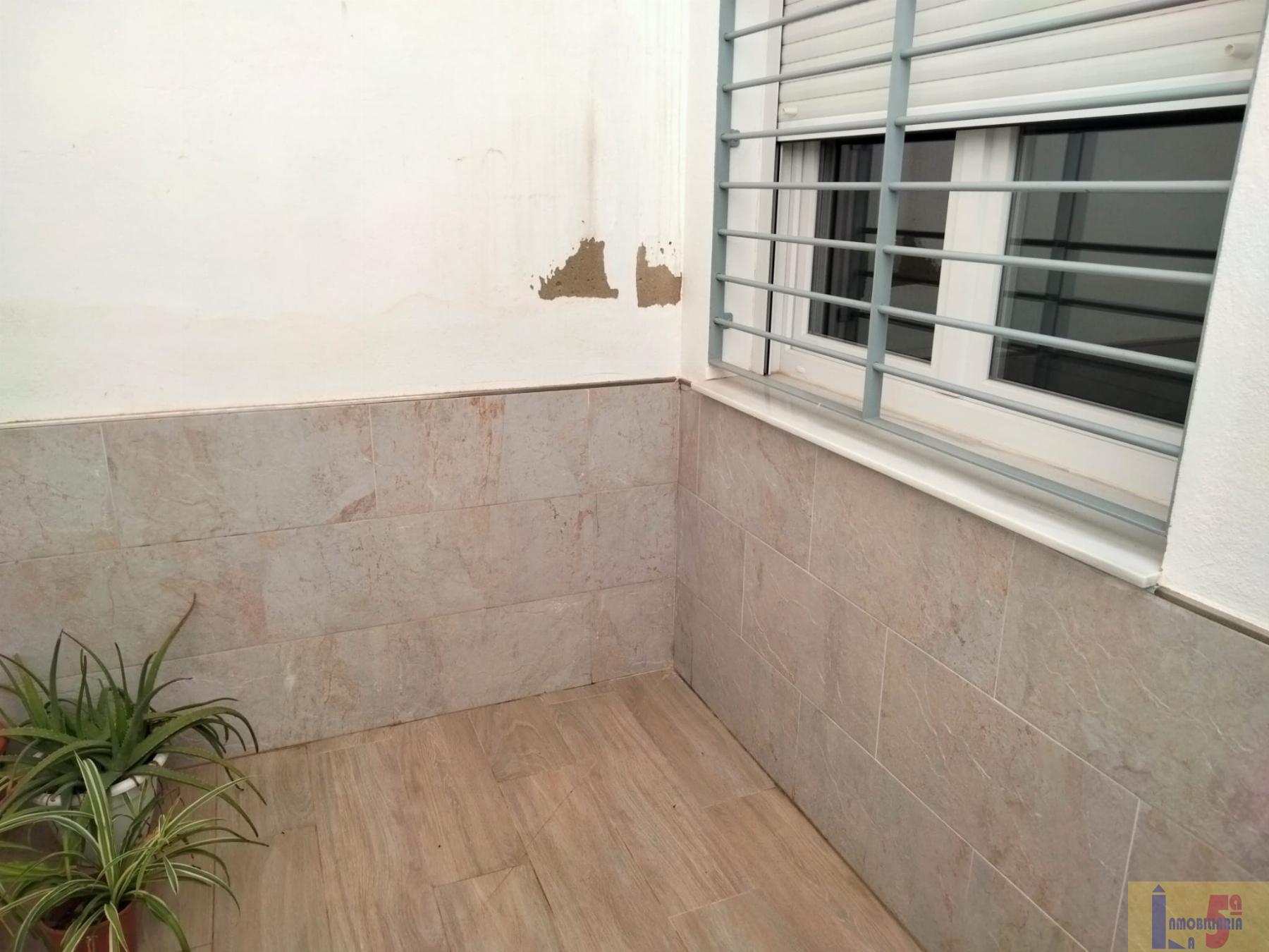 For sale of flat in La Algaba