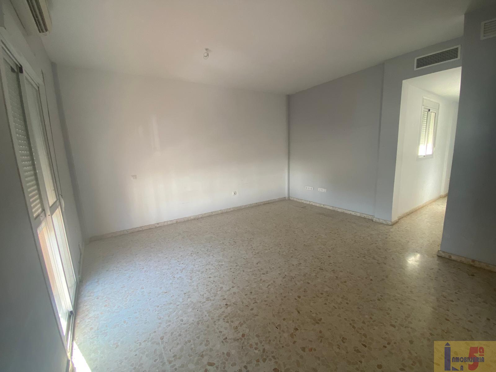 For sale of flat in La Algaba