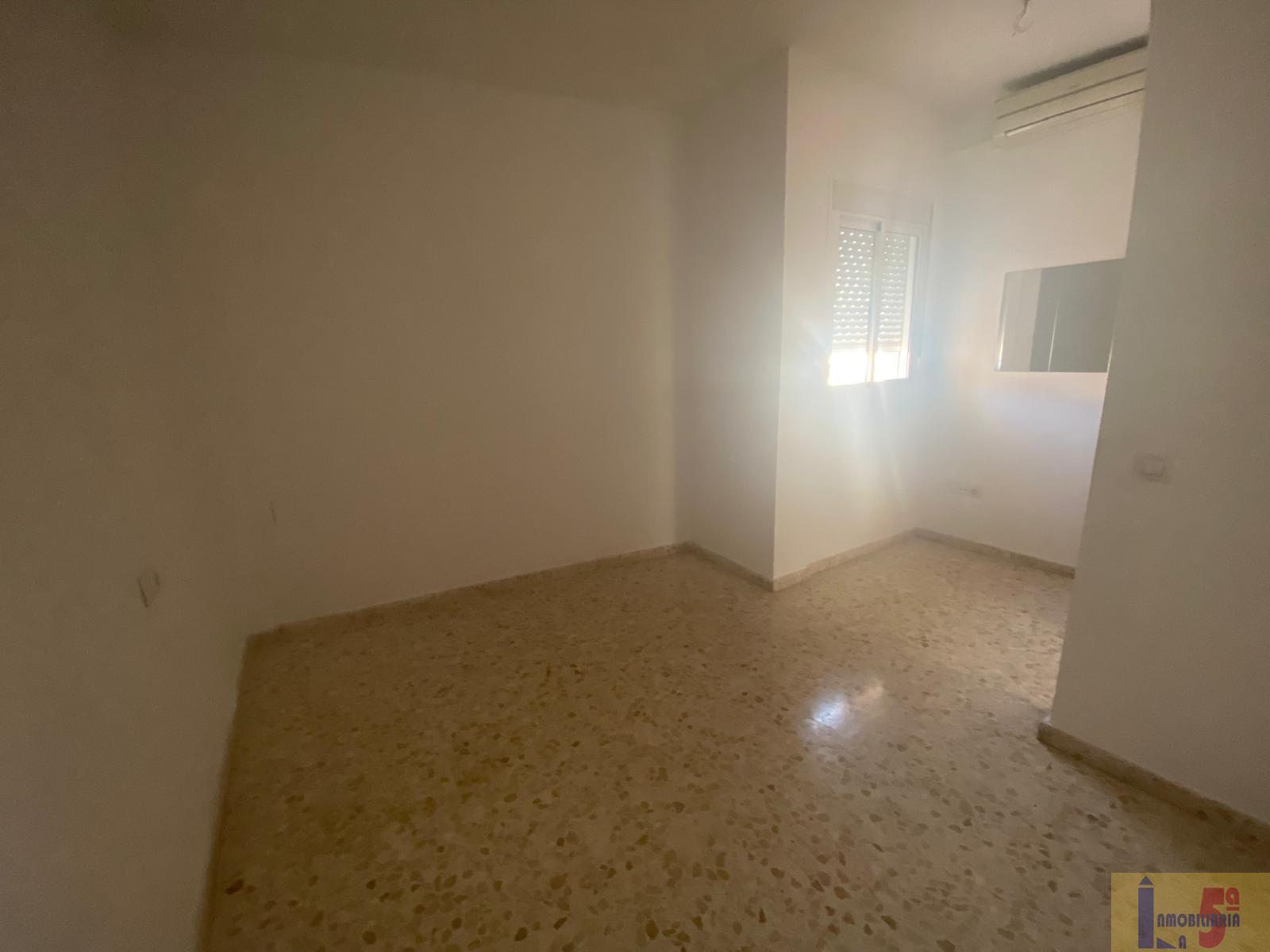 For sale of flat in La Algaba