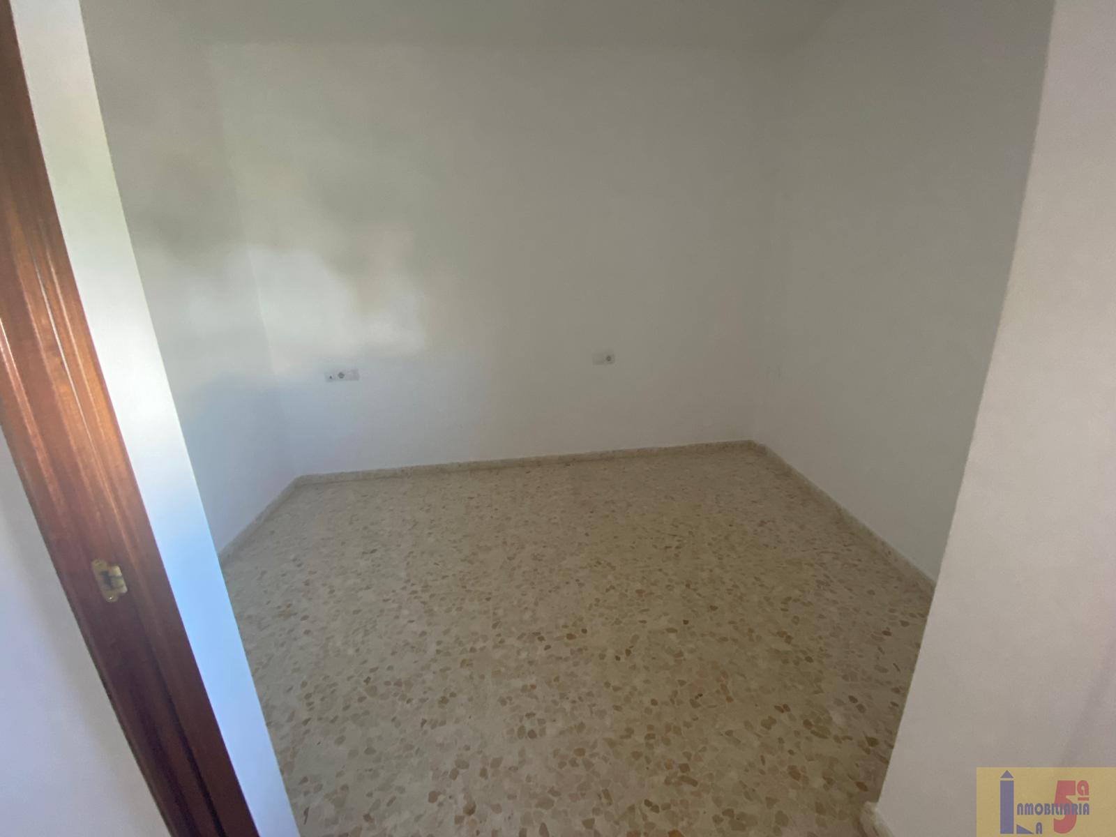 For sale of flat in La Algaba