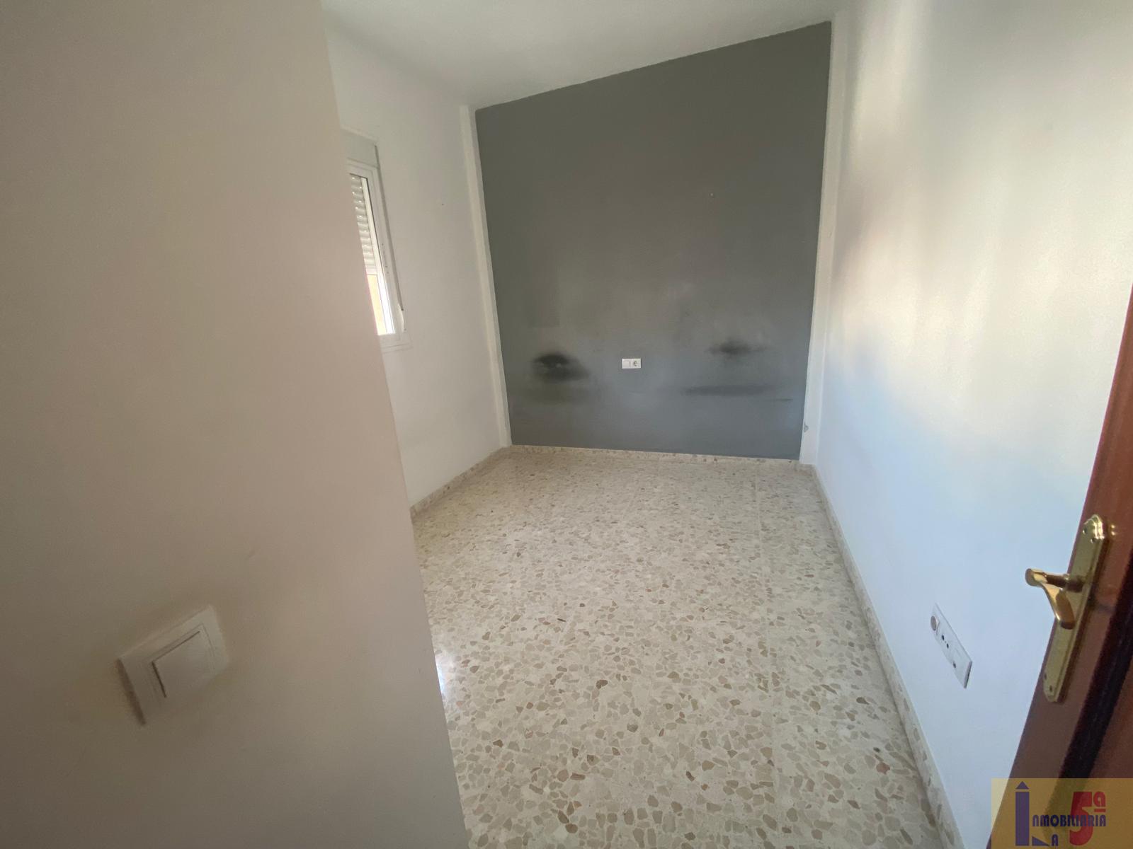 For sale of flat in La Algaba