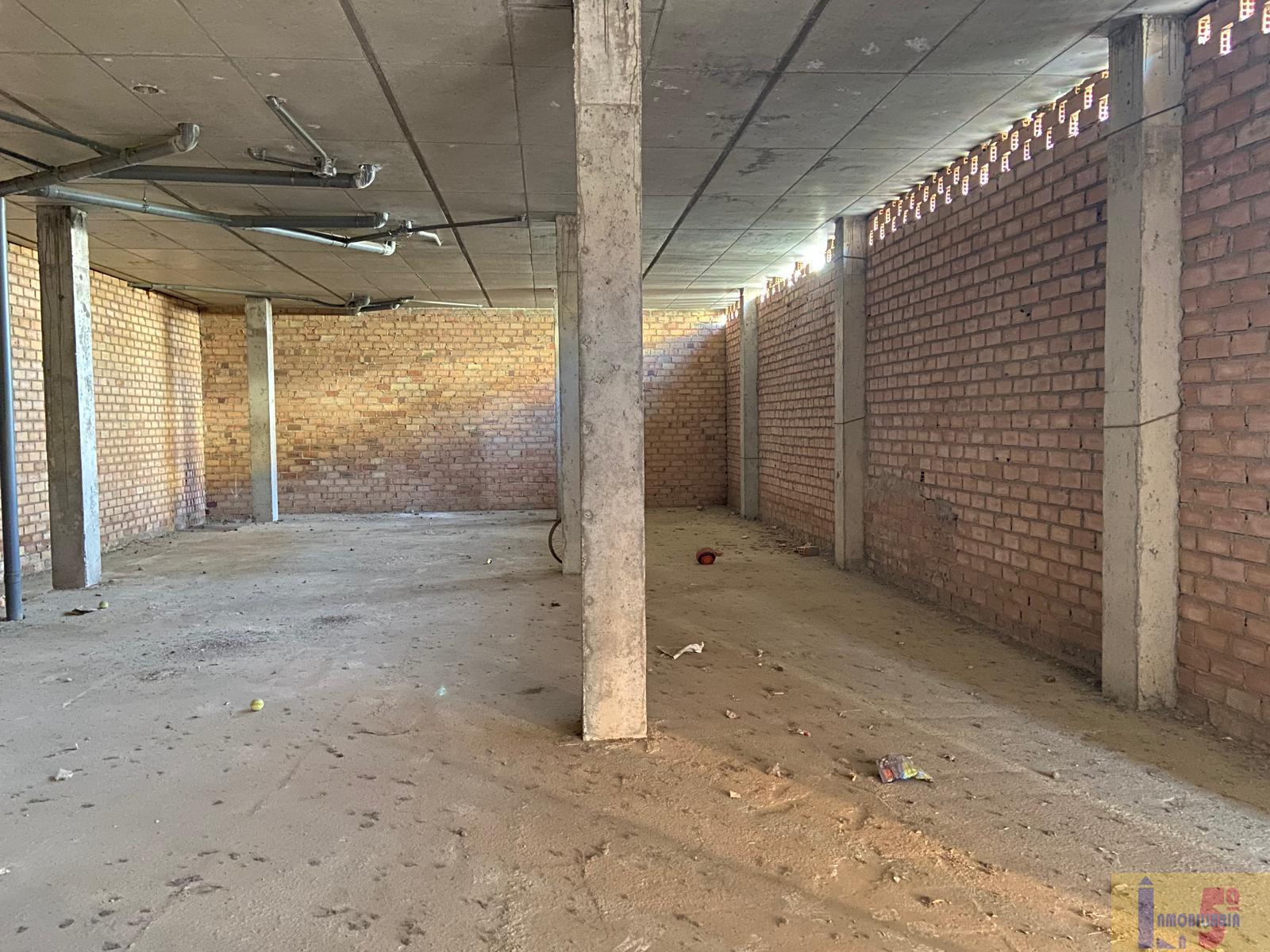 For sale of commercial in La Algaba