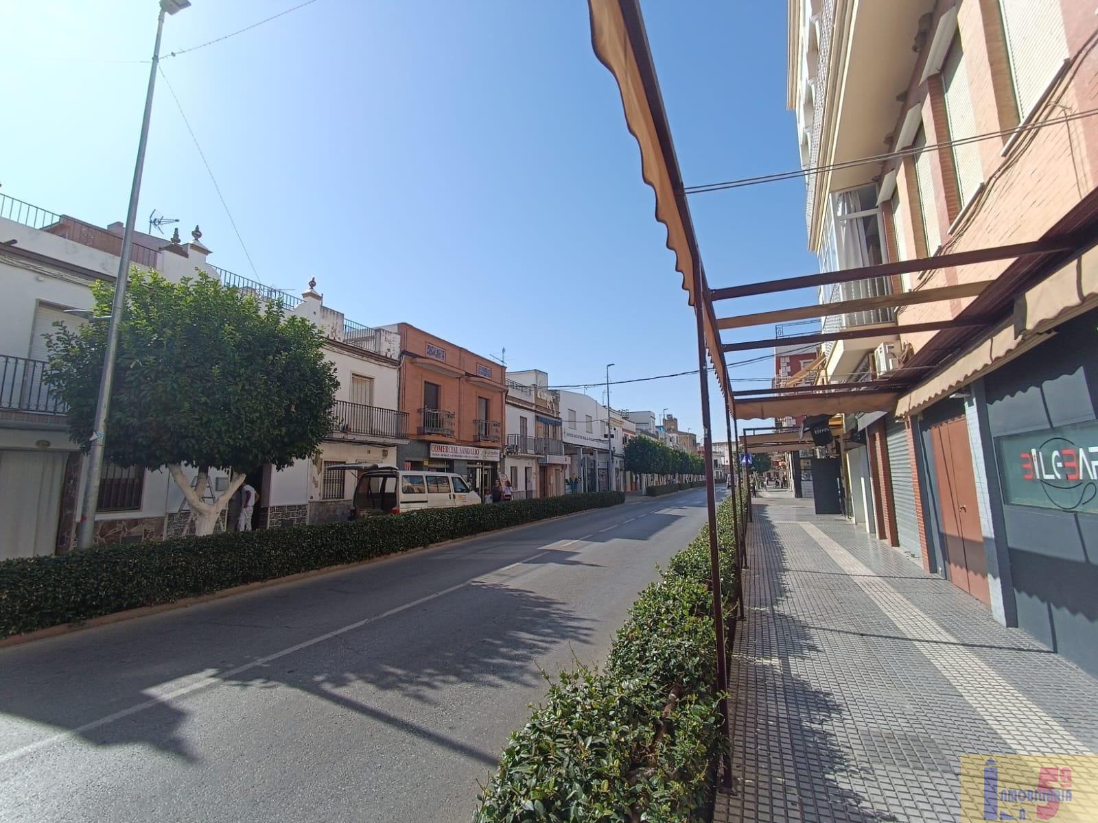 For sale of house in La Algaba