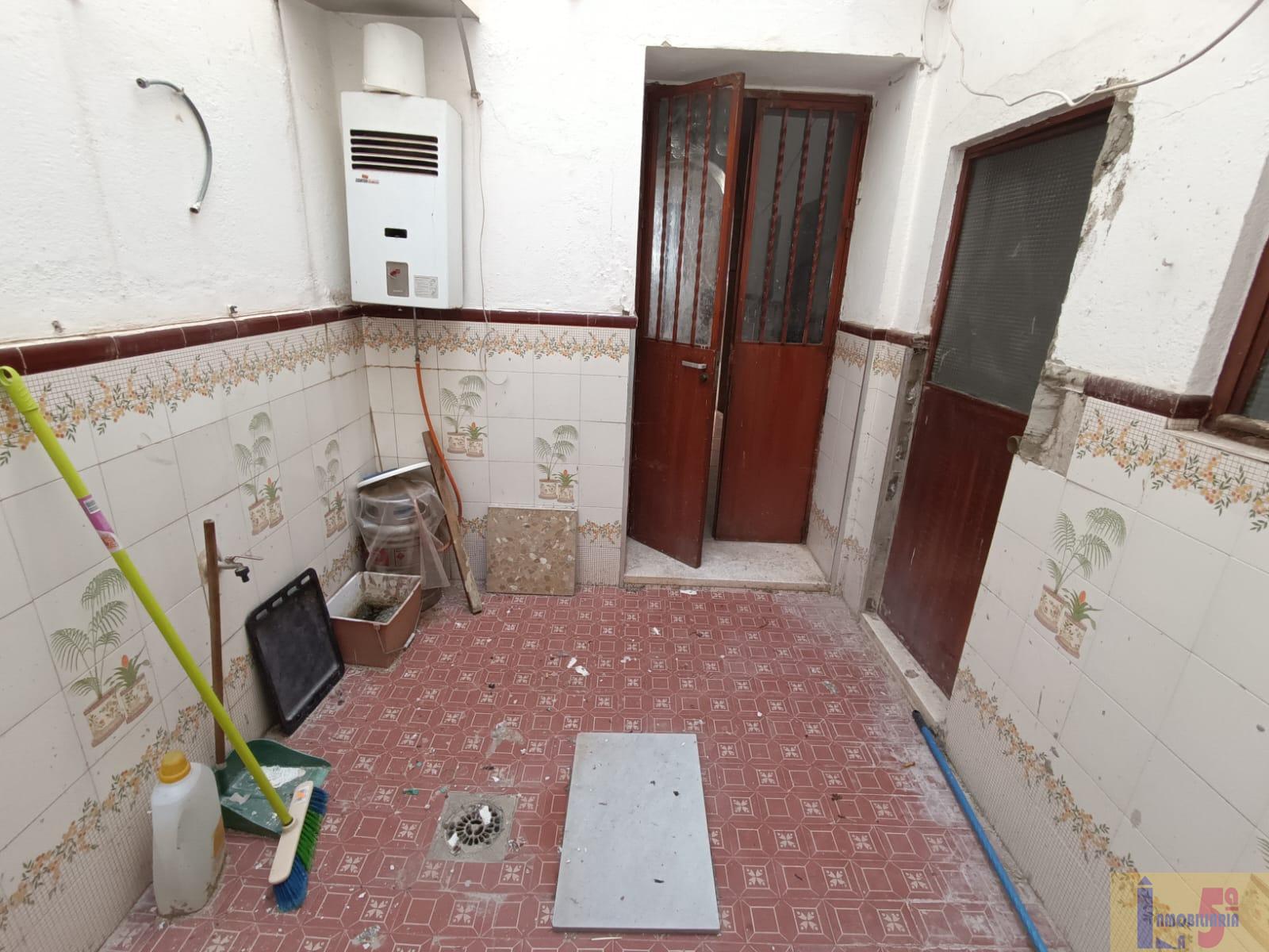 For sale of house in La Algaba