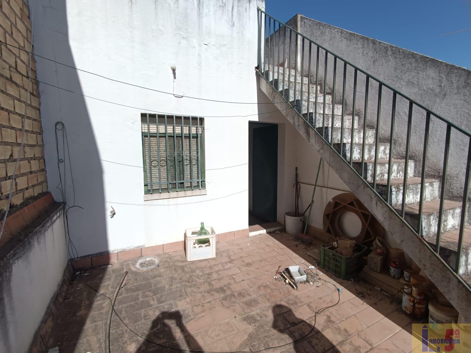 For sale of house in La Algaba