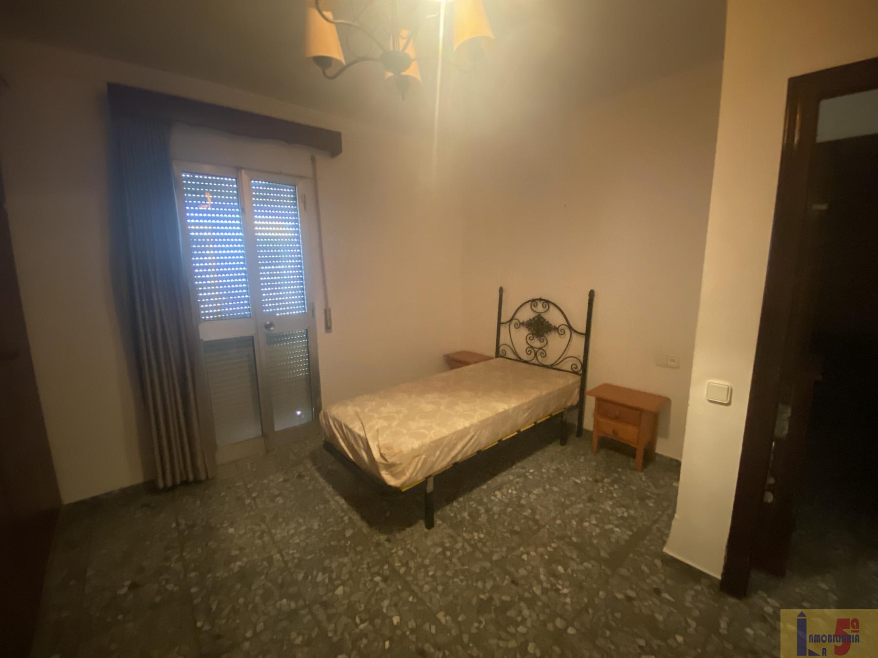 For sale of flat in Burguillos