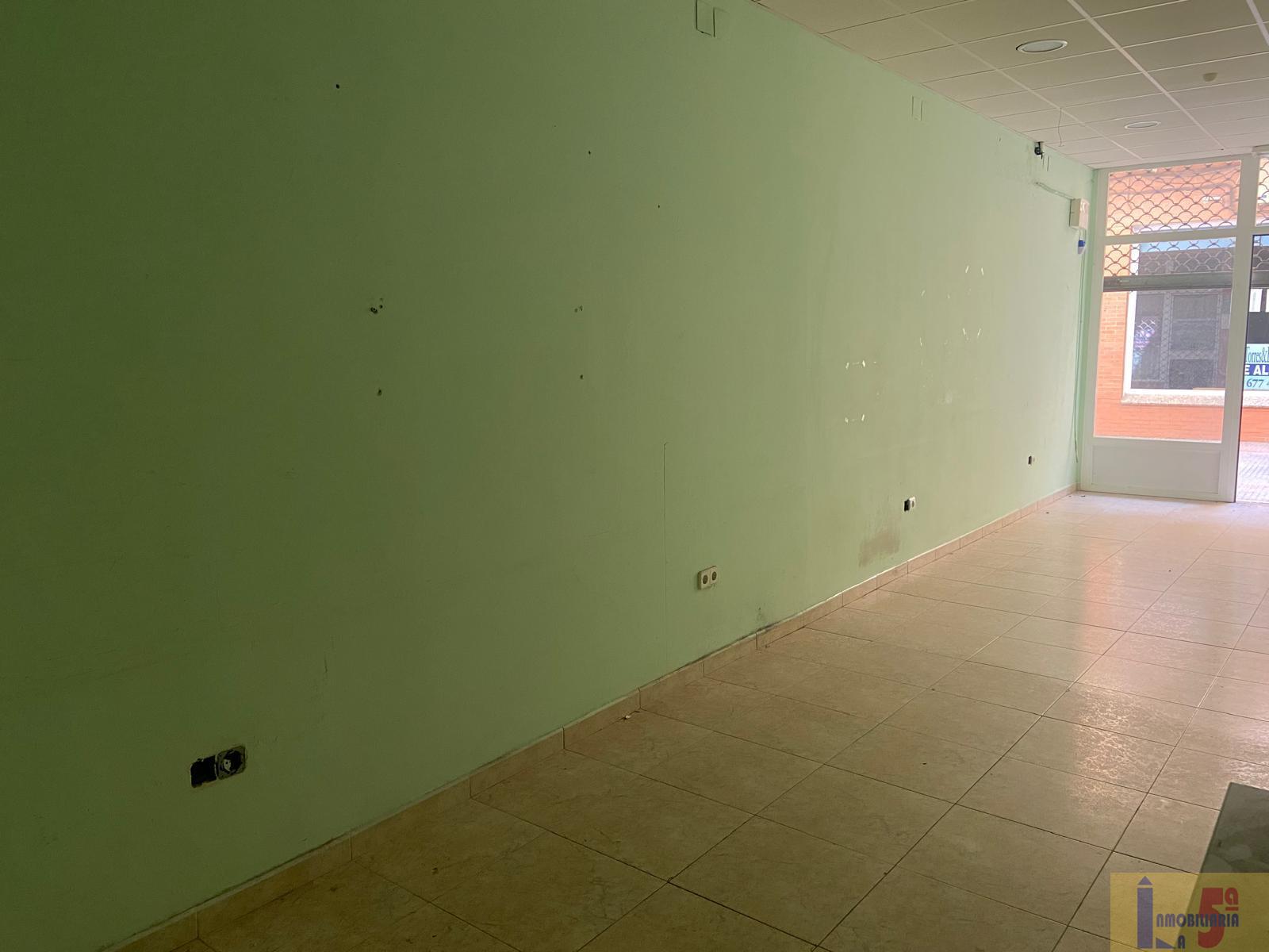 Venta de local en La Algaba