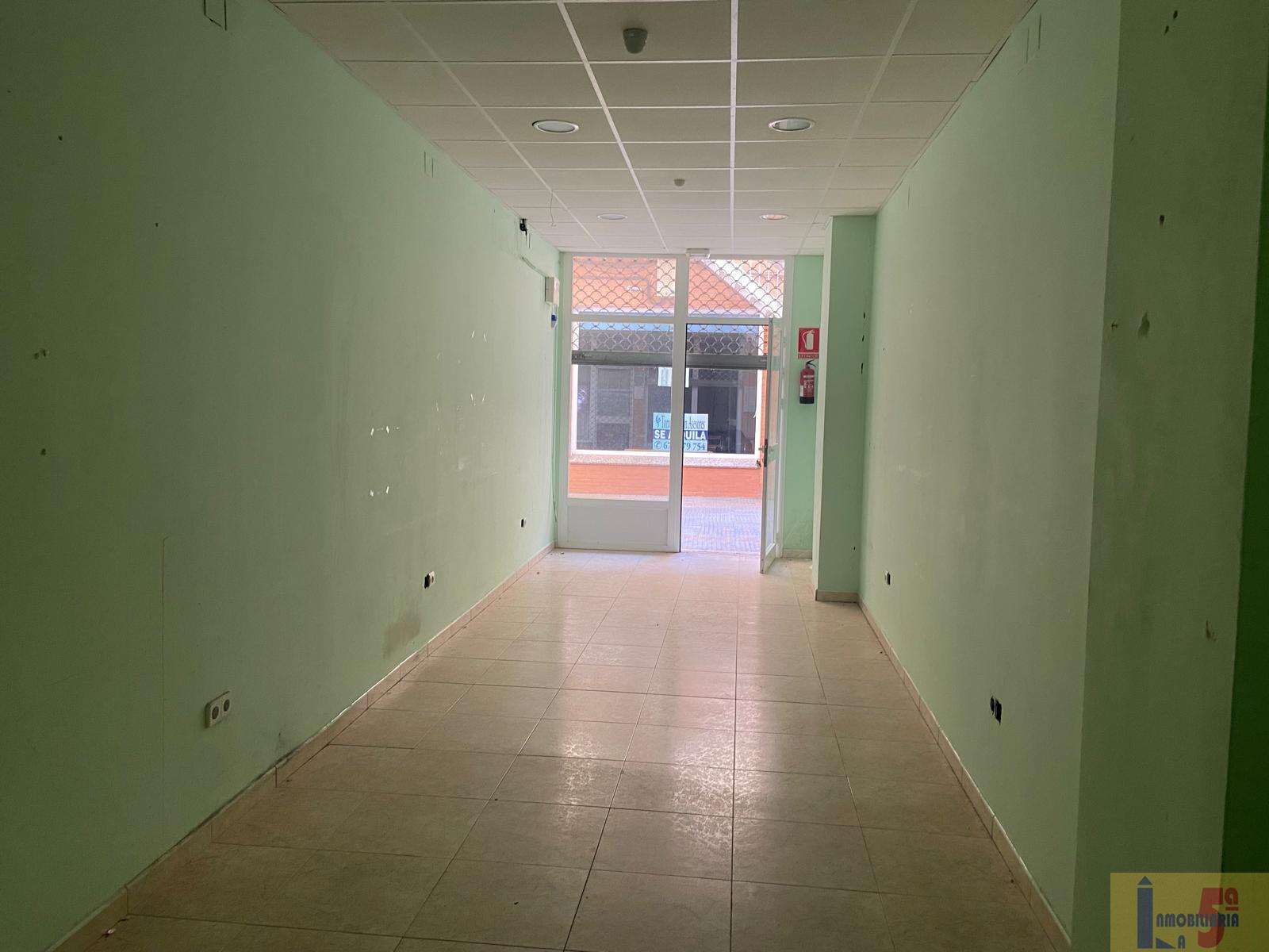 Venta de local en La Algaba