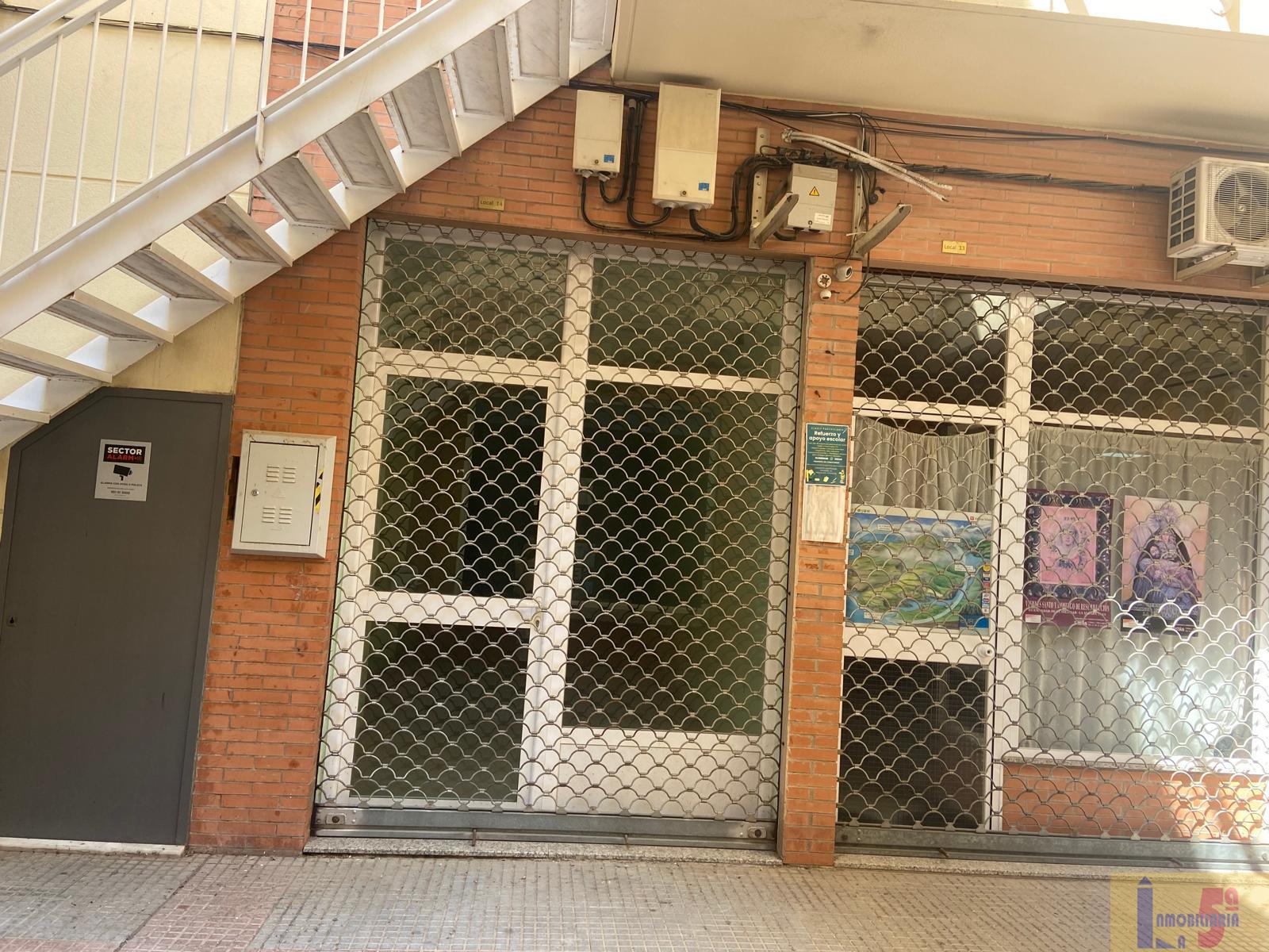 Venta de local en La Algaba