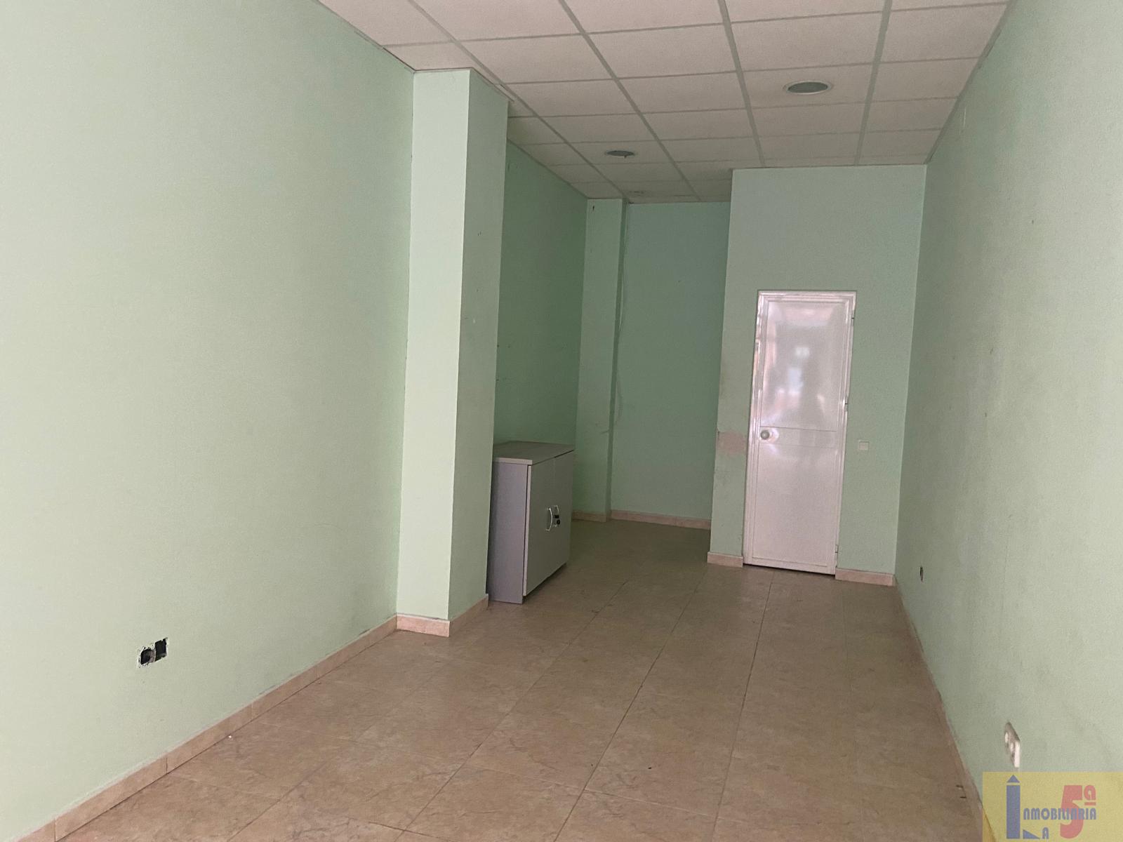 Venta de local en La Algaba