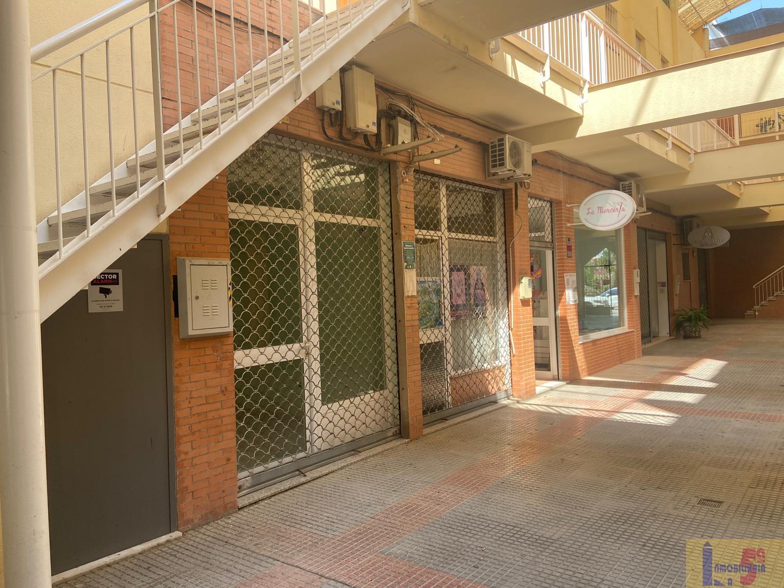Venta de local en La Algaba