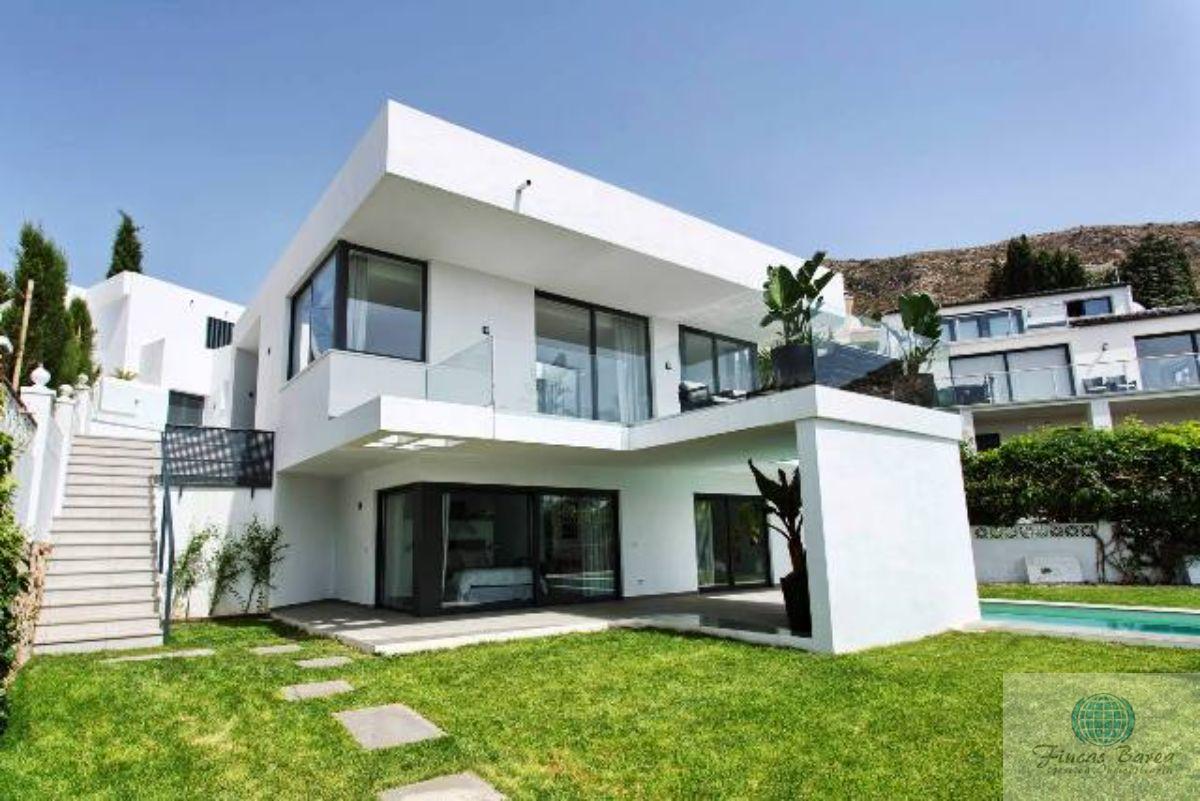 For sale of chalet in Benalmádena Costa