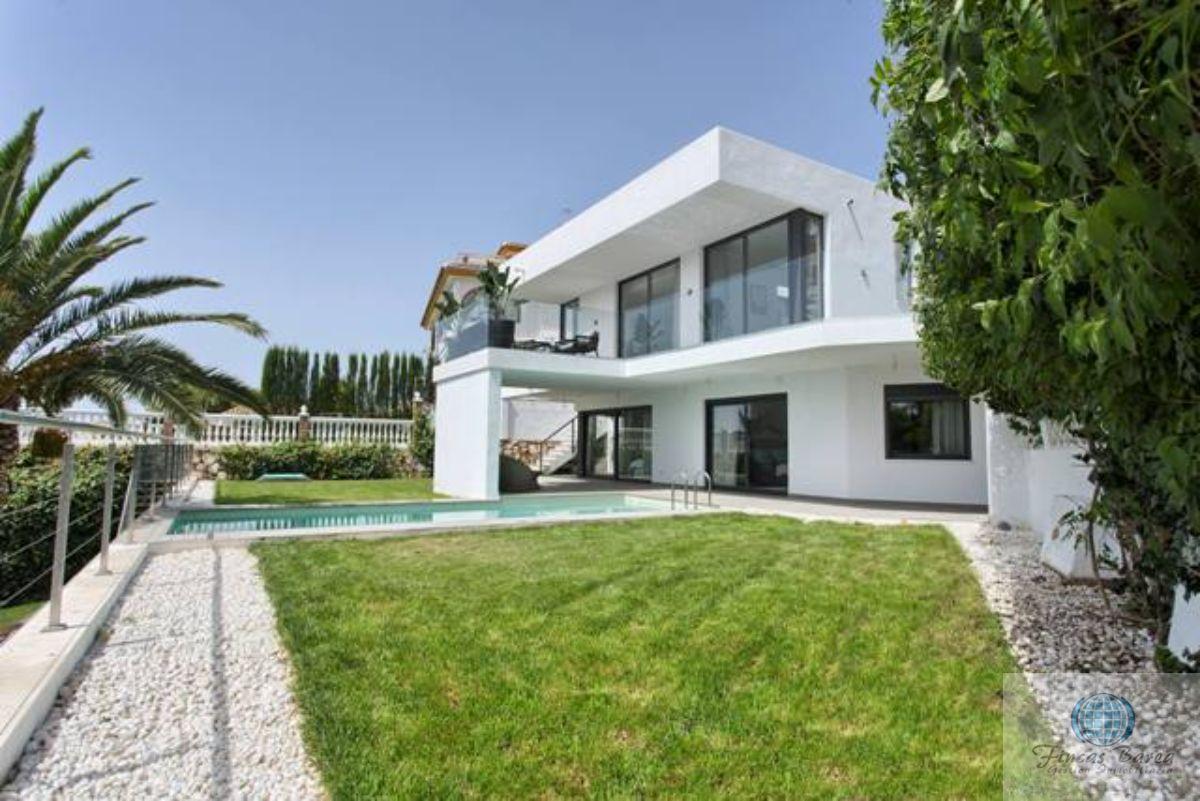 For sale of chalet in Benalmádena Costa