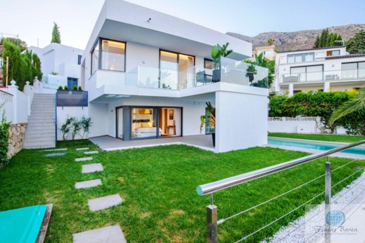 For sale of chalet in Benalmádena Costa