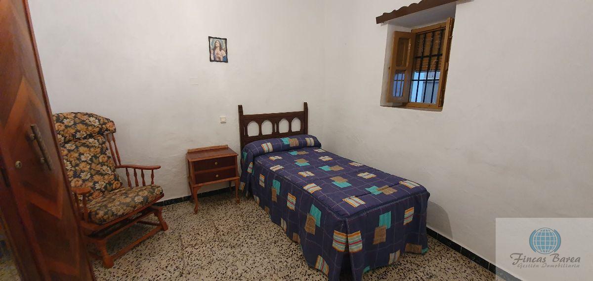 For sale of house in Guaro