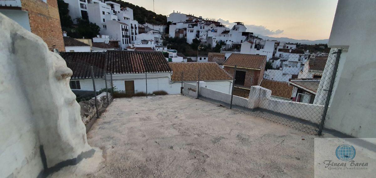 For sale of land in Guaro