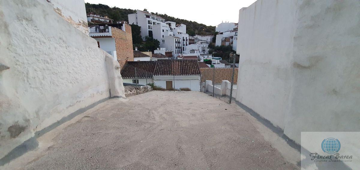 For sale of land in Guaro