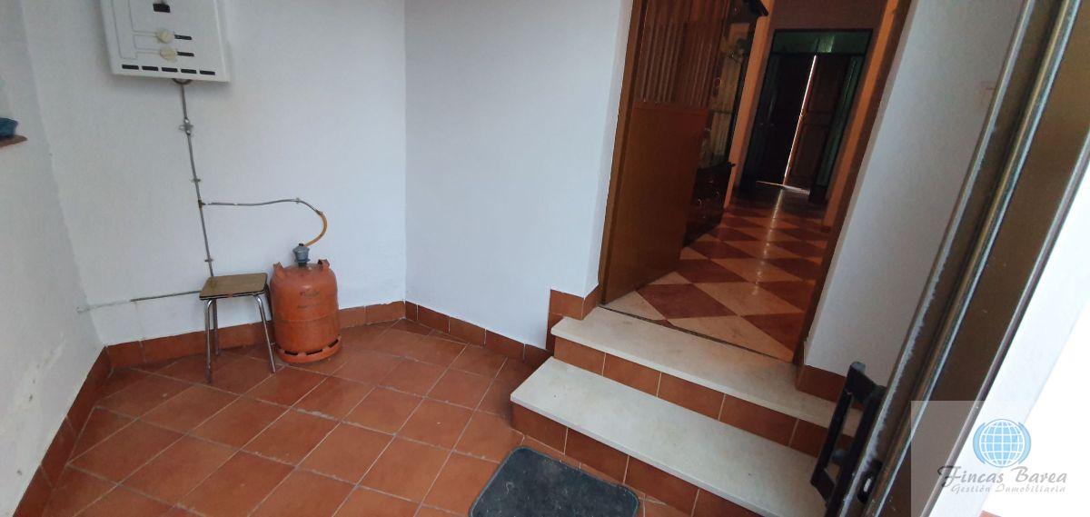For rent of house in Badolatosa