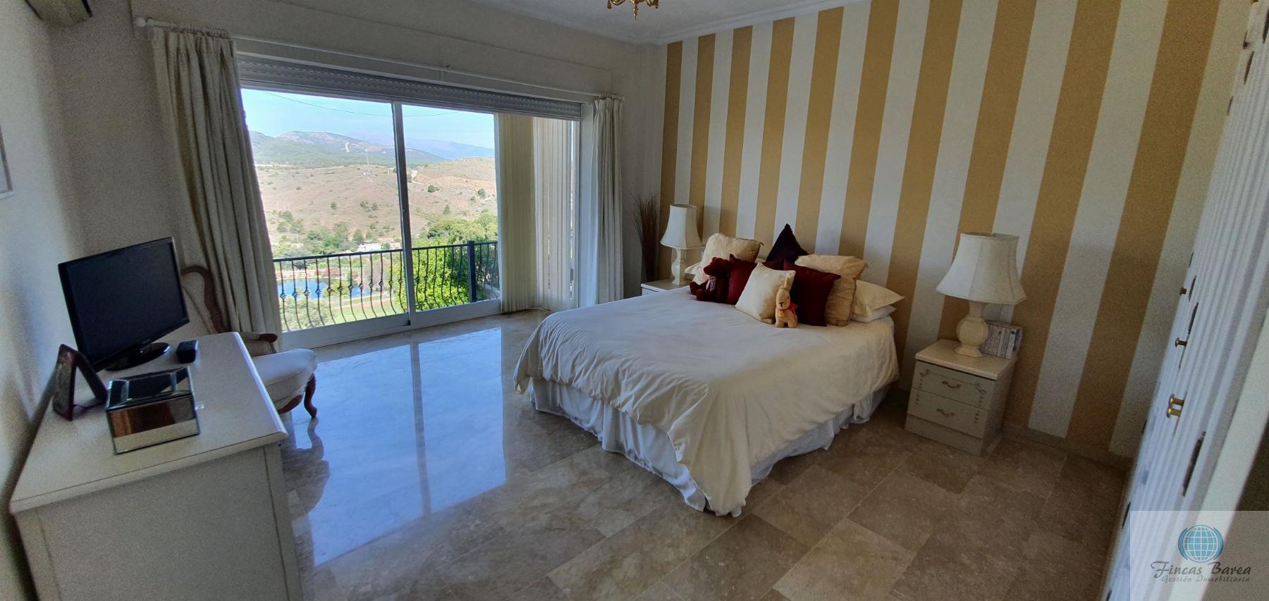 For sale of chalet in Alhaurín el Grande