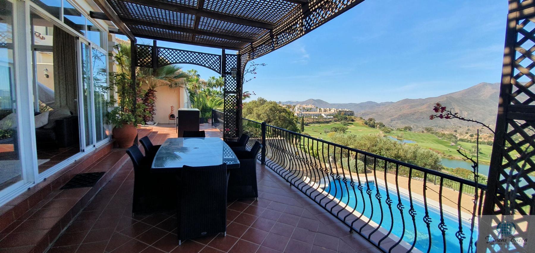 For sale of chalet in Alhaurín el Grande