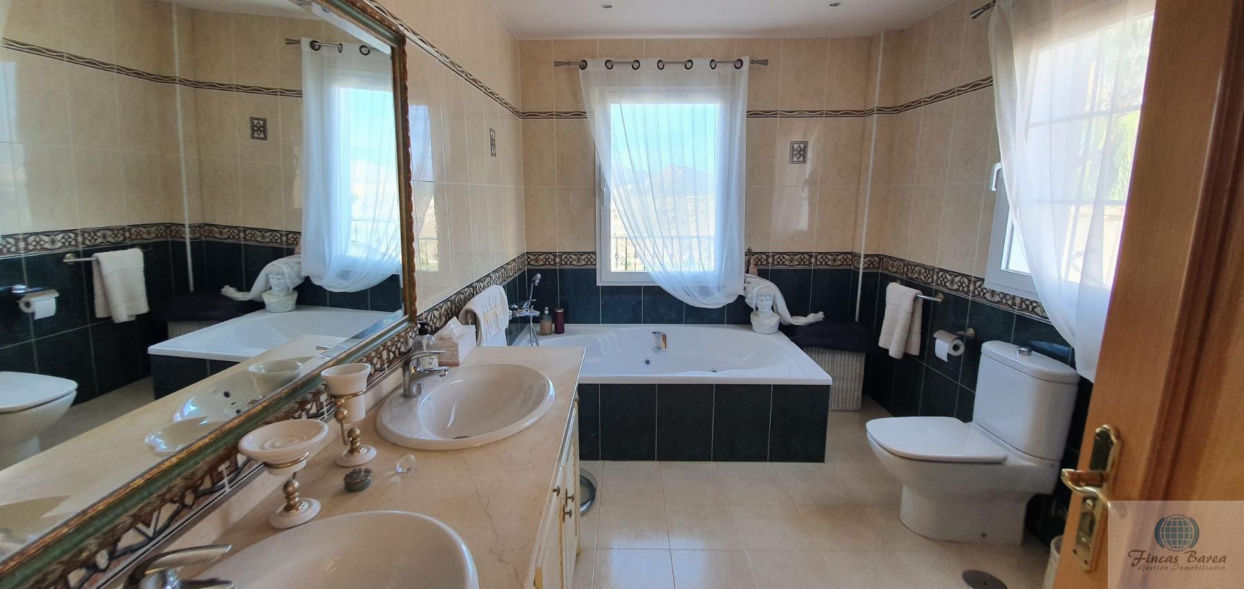 For sale of chalet in Alhaurín el Grande