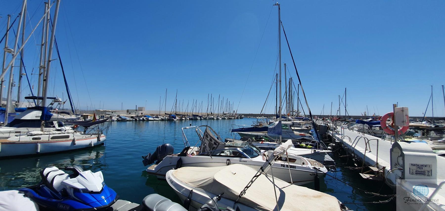 For sale of commercial in Fuengirola