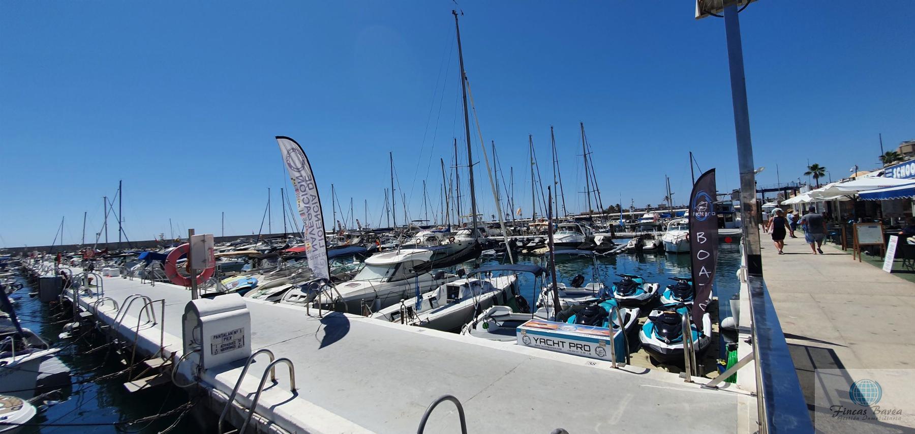 For sale of commercial in Fuengirola