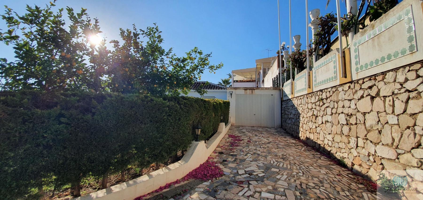 For sale of chalet in Mijas