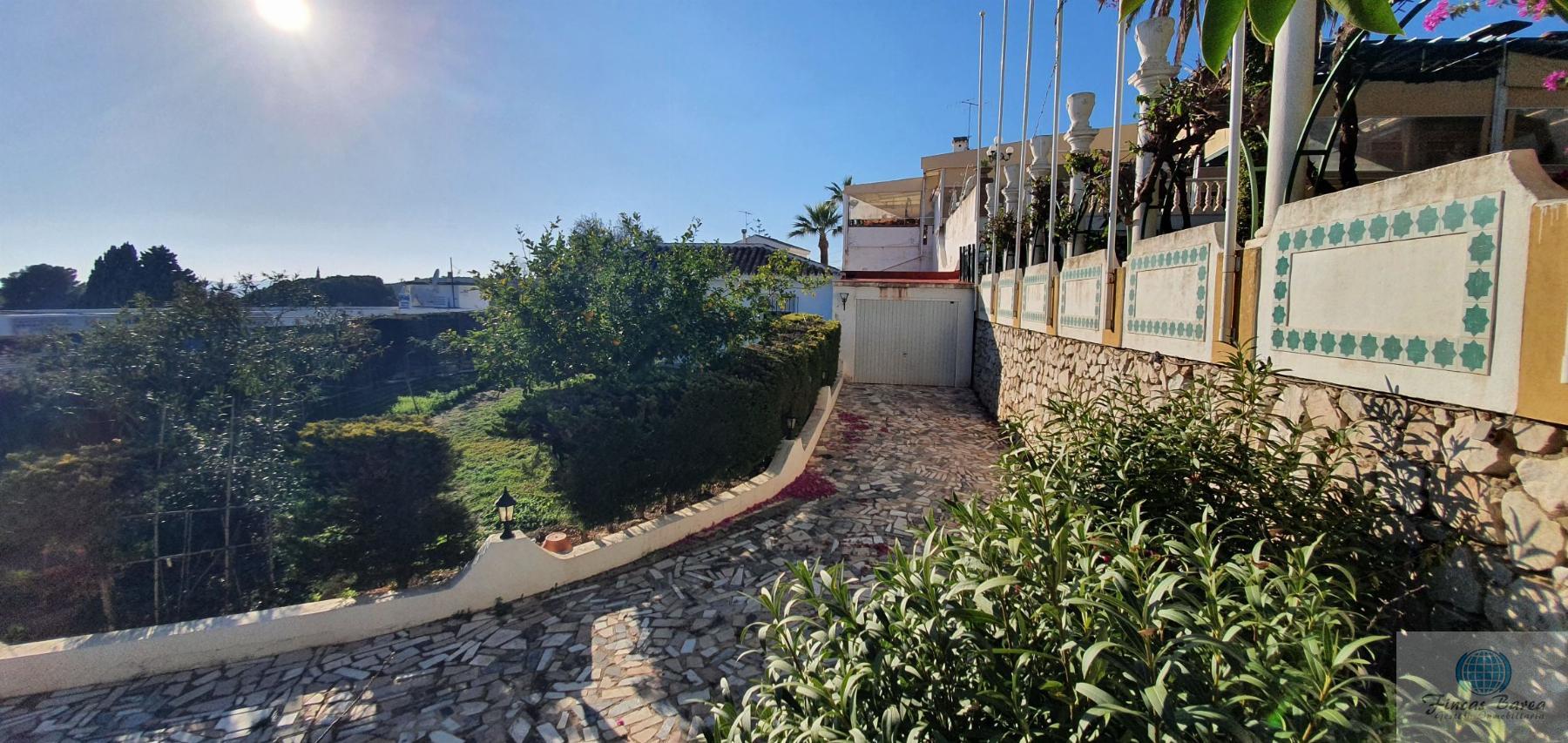 For sale of chalet in Mijas