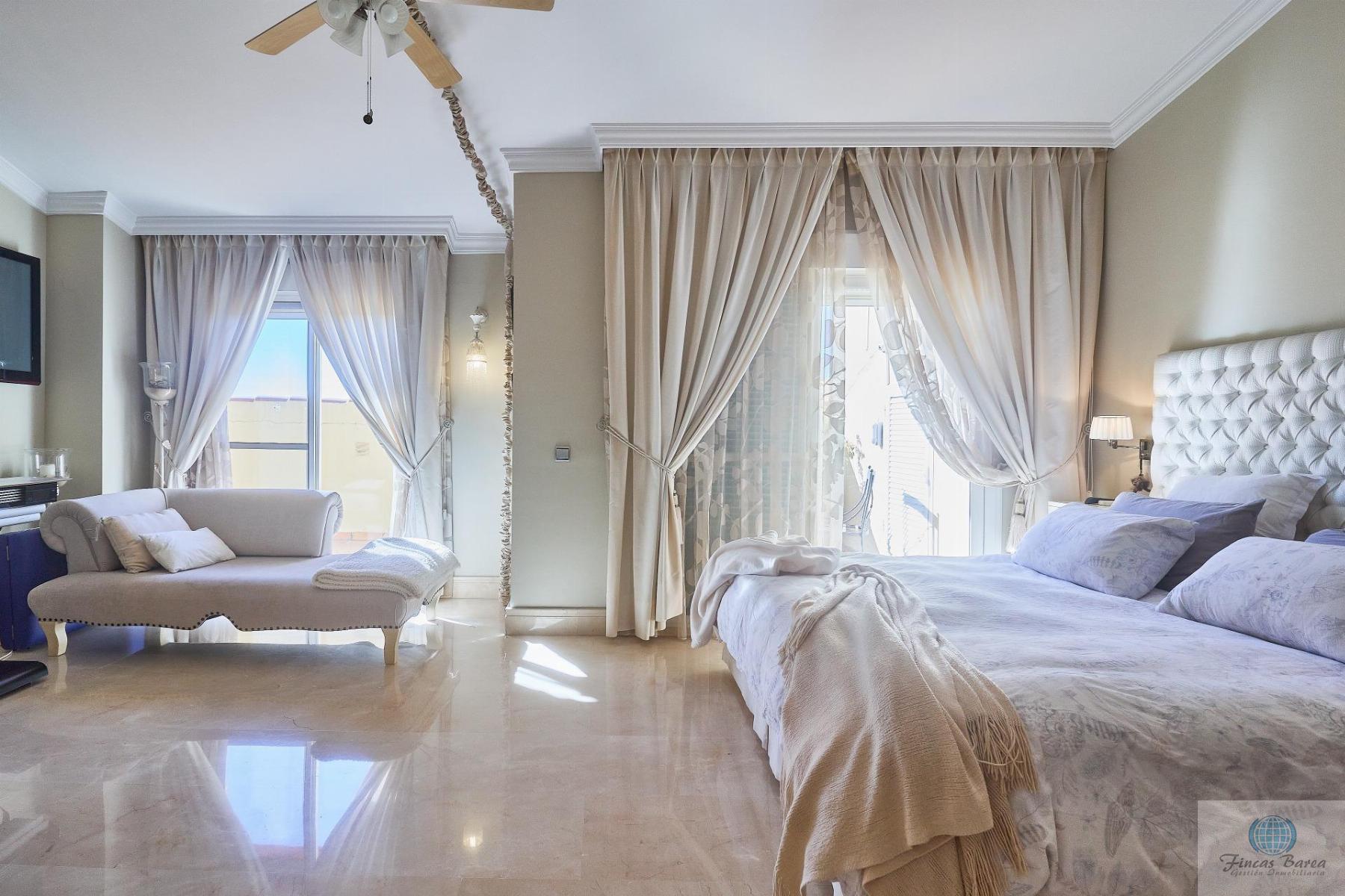 For sale of penthouse in Fuengirola