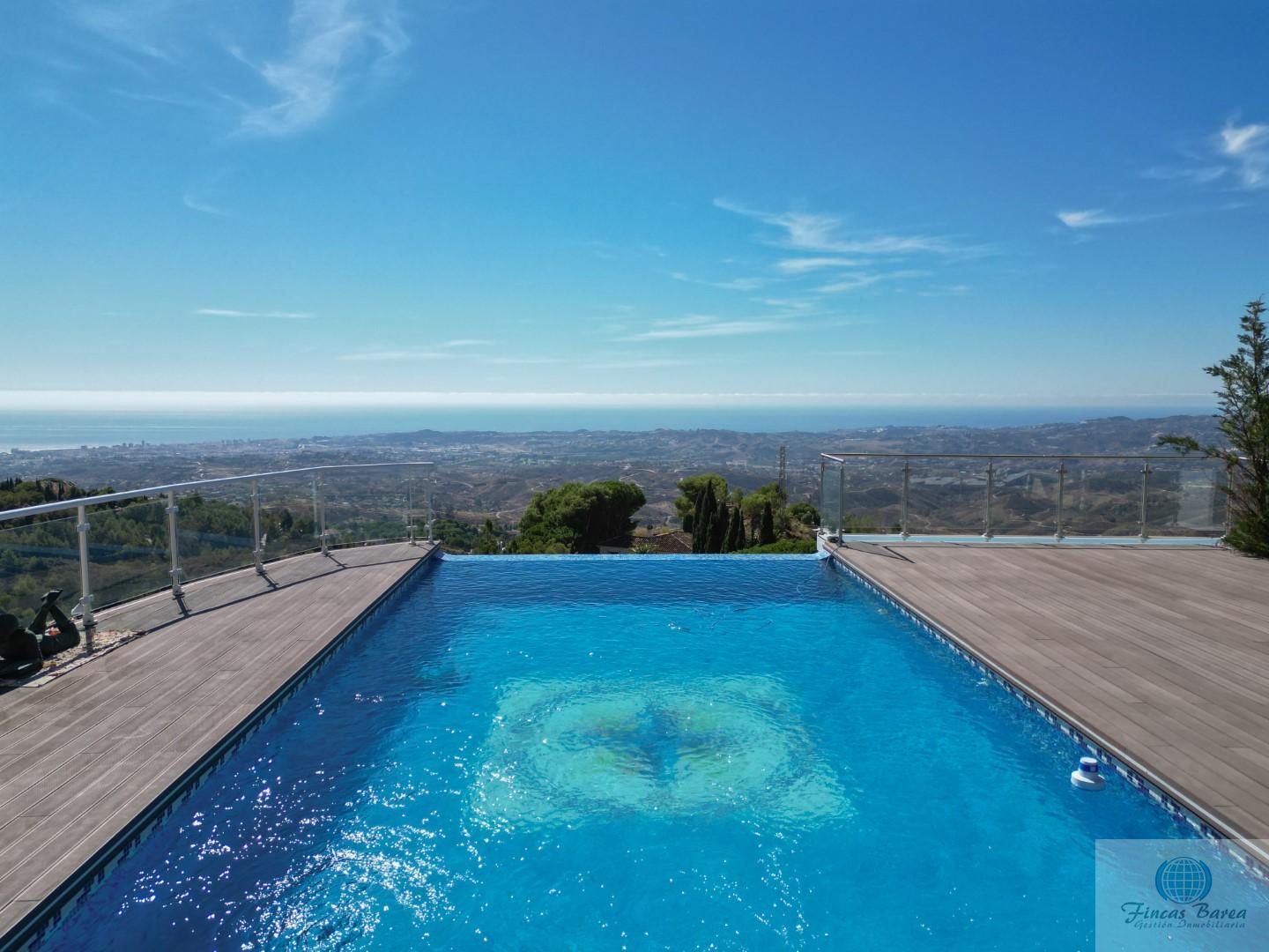 For sale of chalet in Mijas