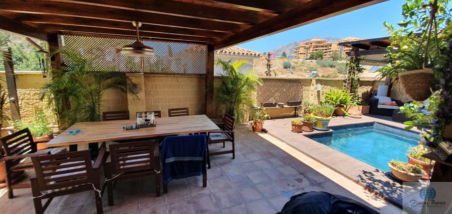 For sale of chalet in Fuengirola