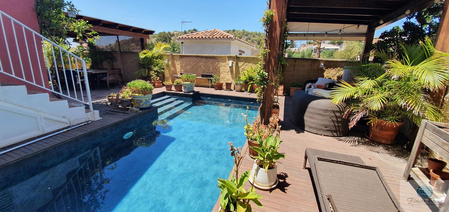 For sale of chalet in Fuengirola
