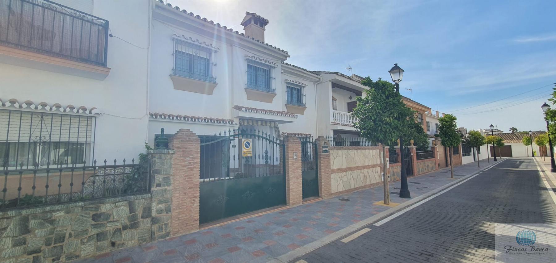 For sale of chalet in Fuengirola