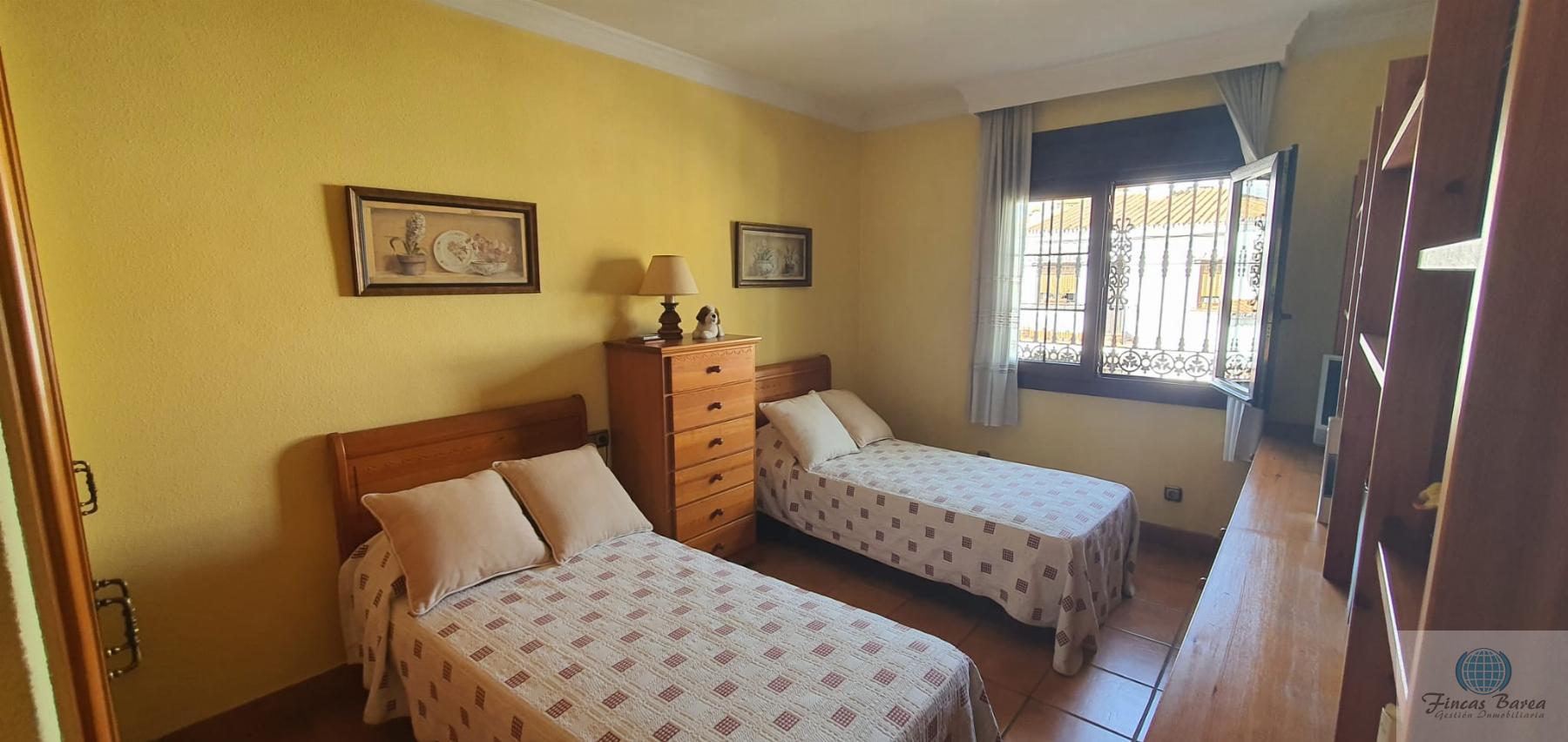 For sale of chalet in Fuengirola