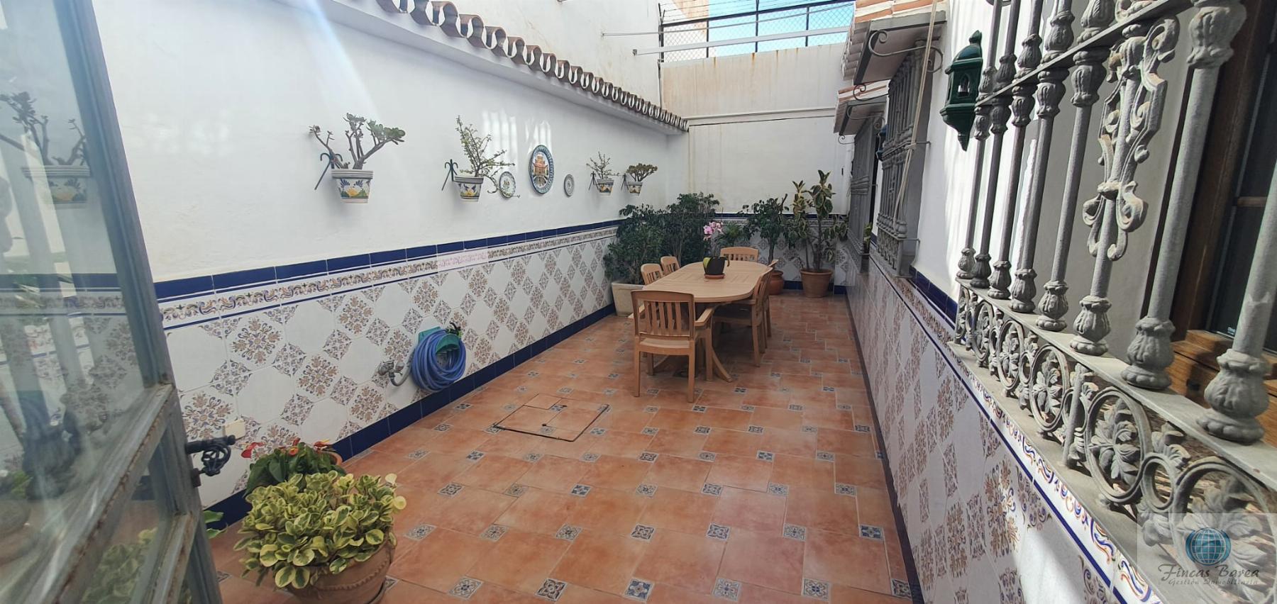 For sale of chalet in Fuengirola