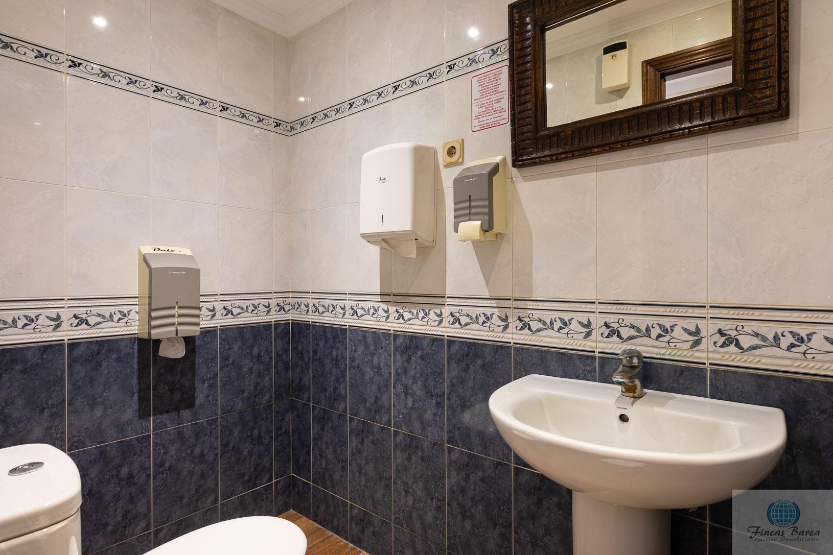 For share of premises in Fuengirola