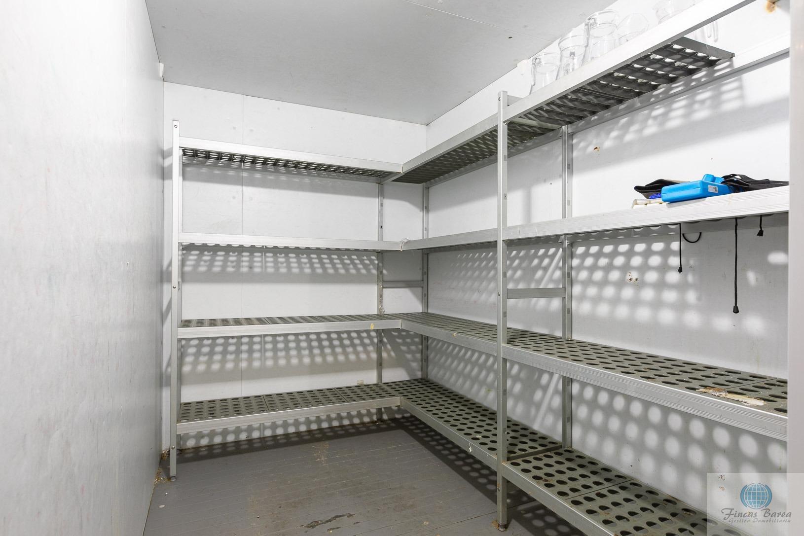 For share of premises in Fuengirola