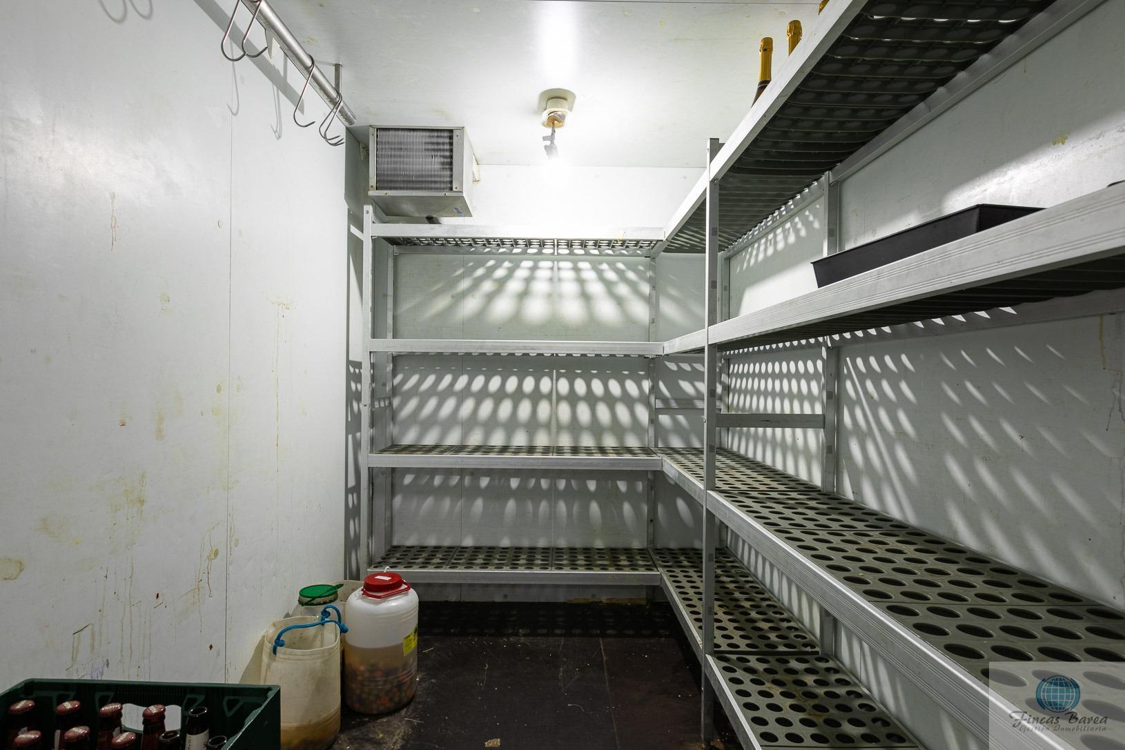 For share of premises in Fuengirola