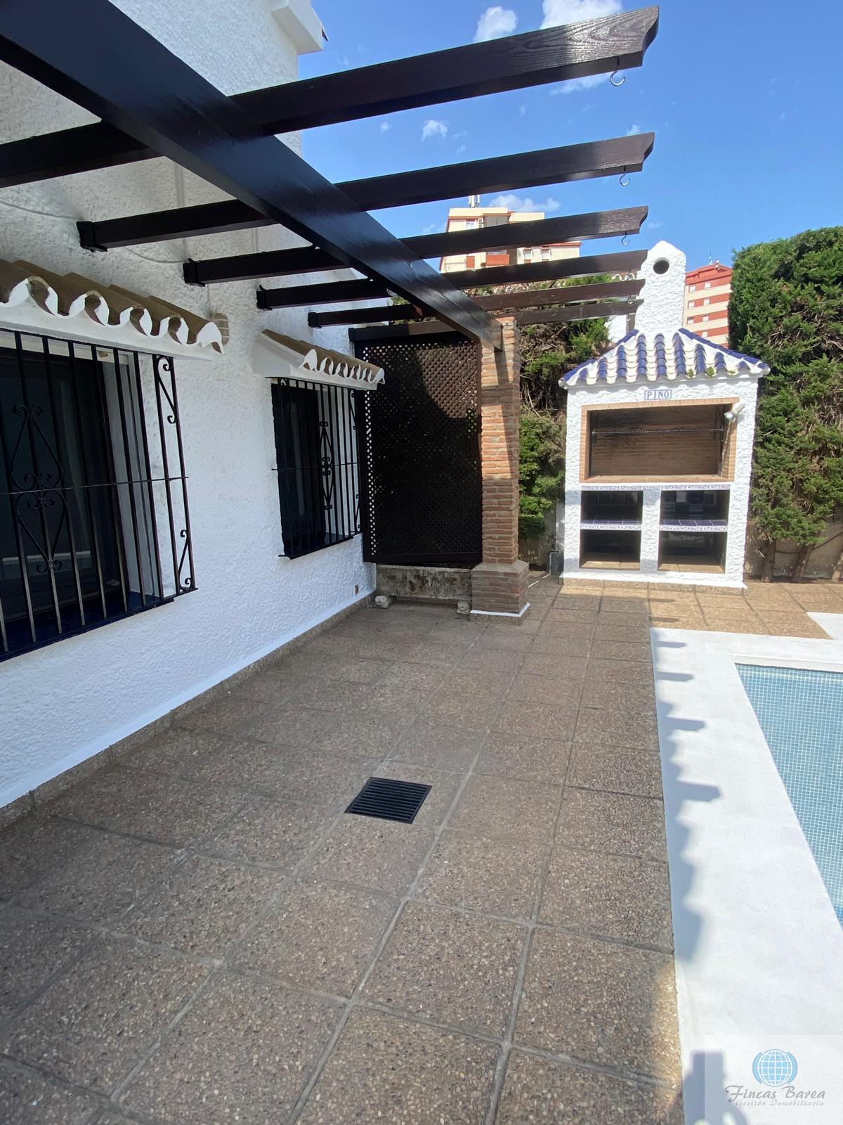 For sale of chalet in Fuengirola